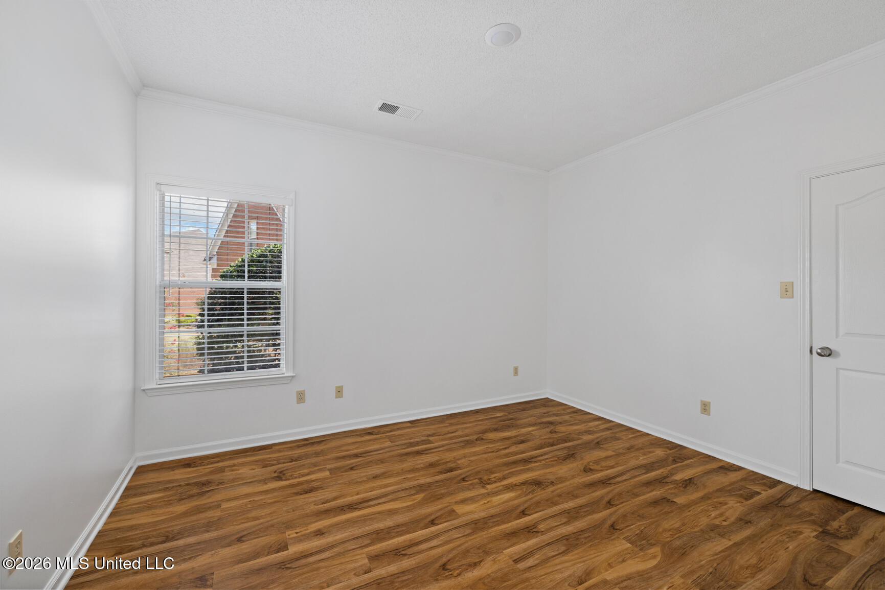 7204 Golden Oaks Loop Property Photo 28