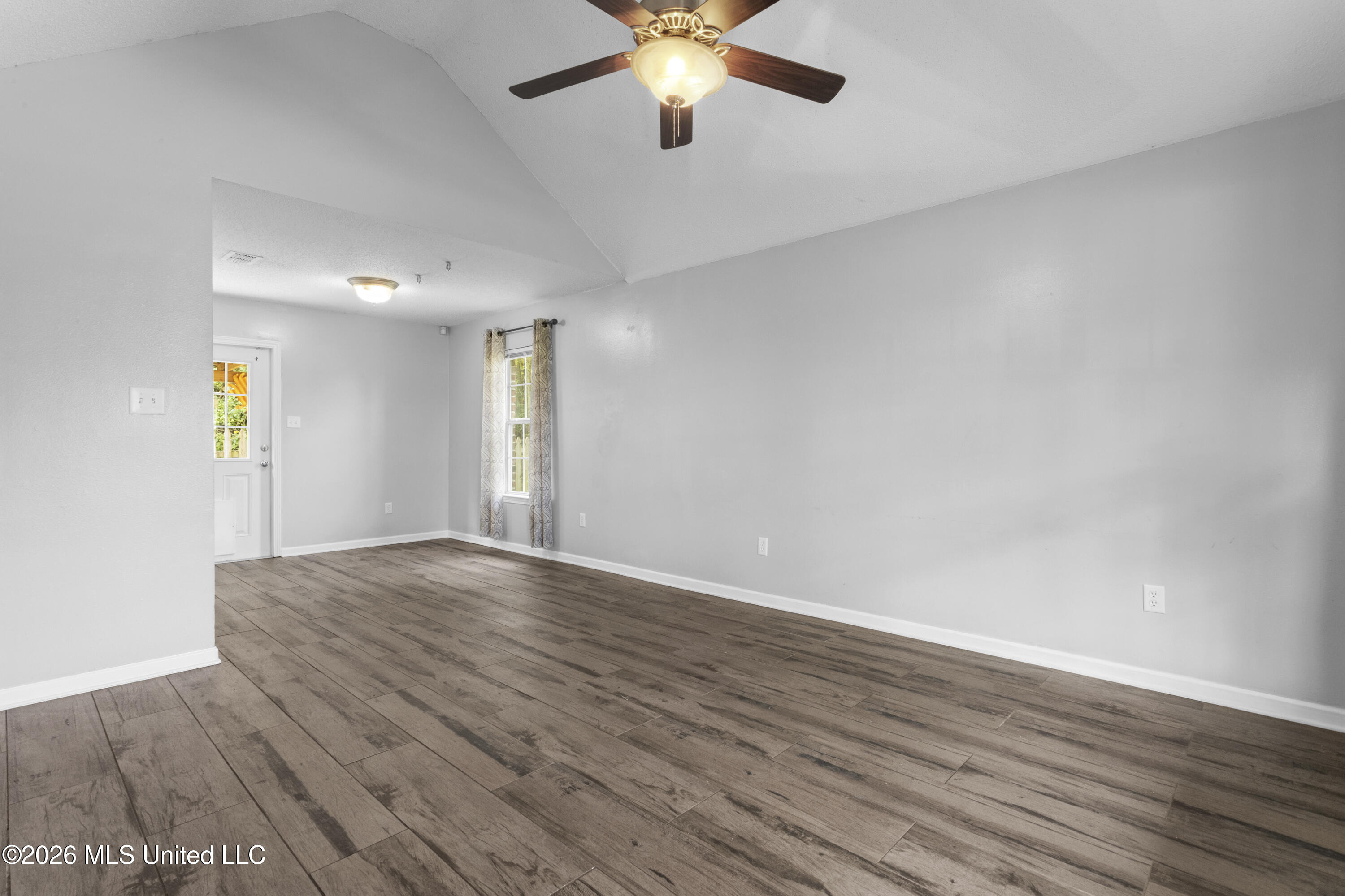 660 Keller Street Property Photo 7