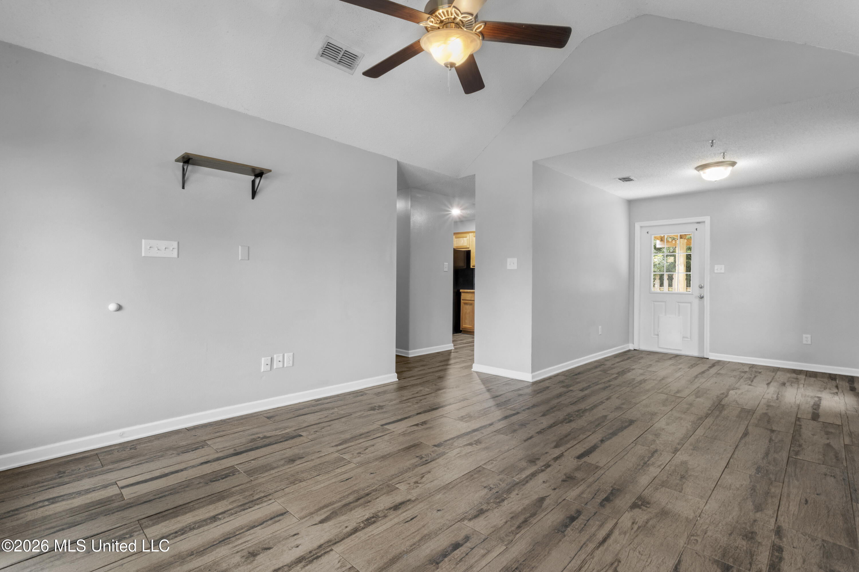 660 Keller Street Property Photo 8