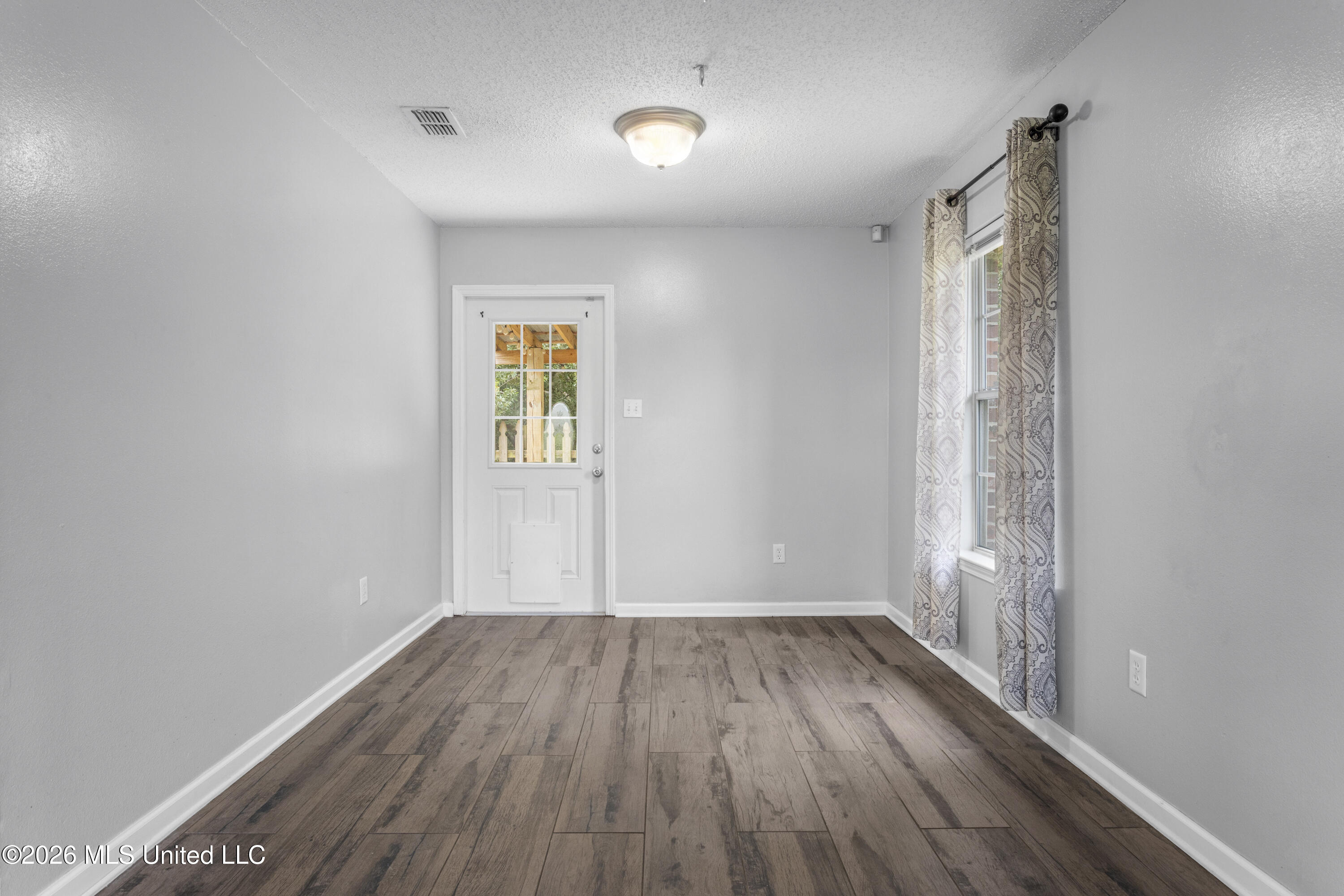 660 Keller Street Property Photo 12
