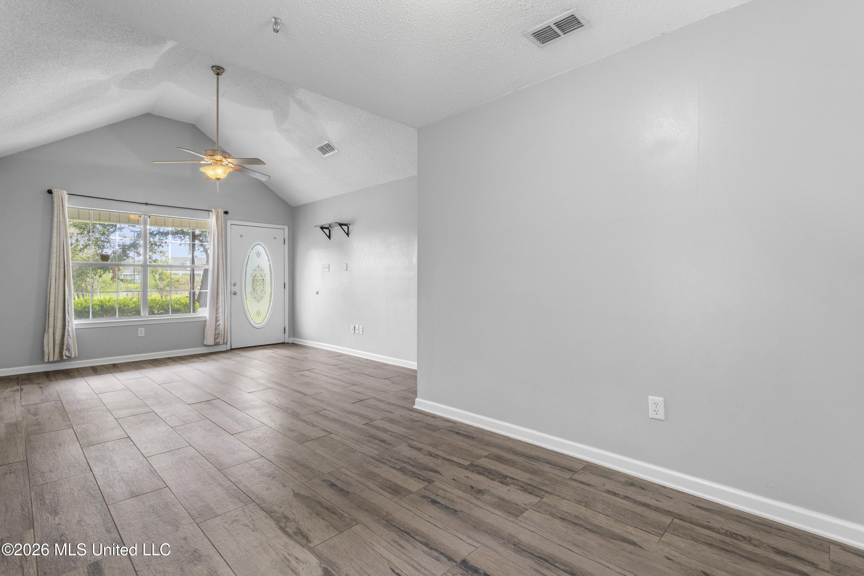 660 Keller Street Property Photo 13