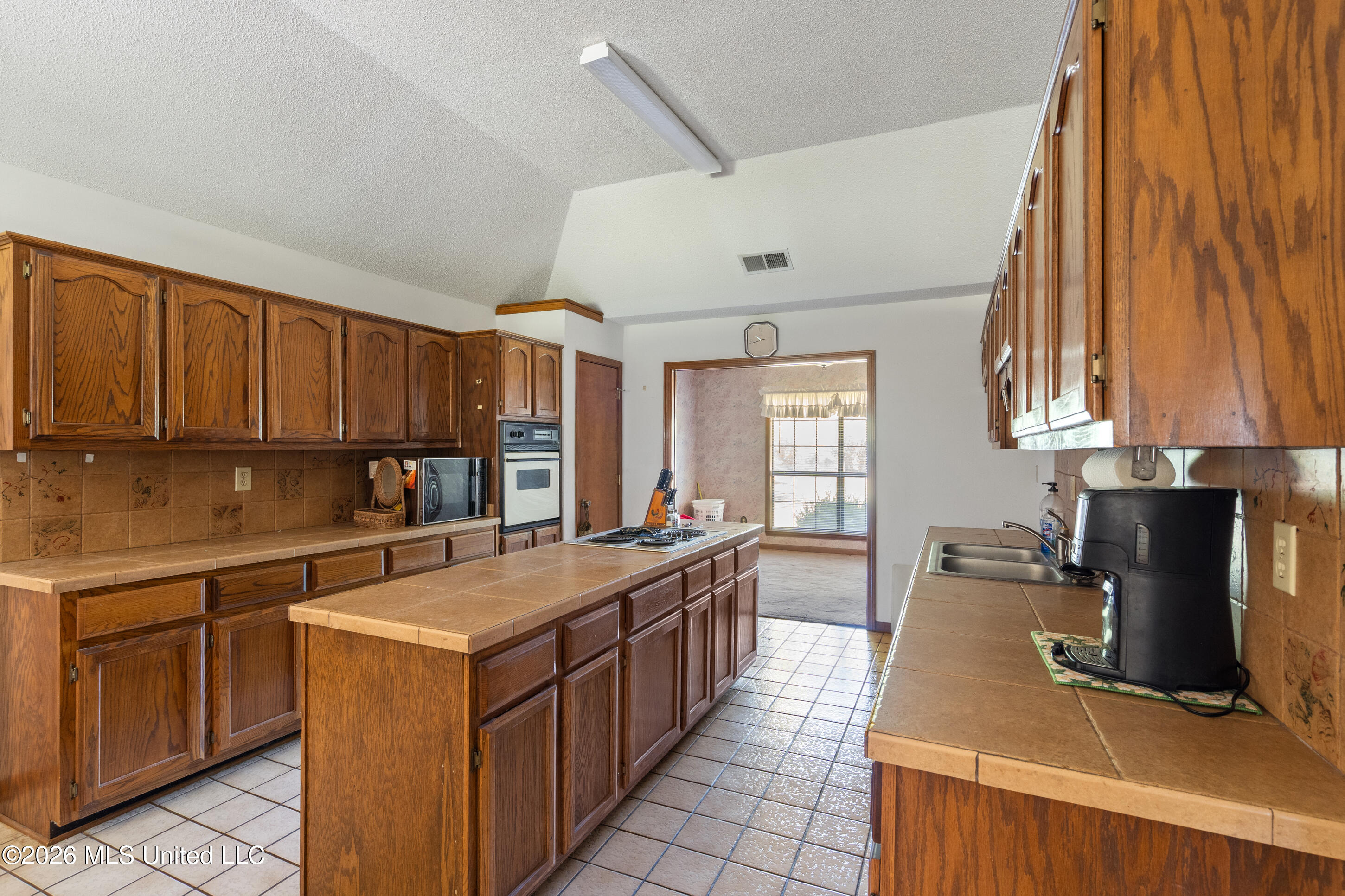 4075 Davall Drive Property Photo 2