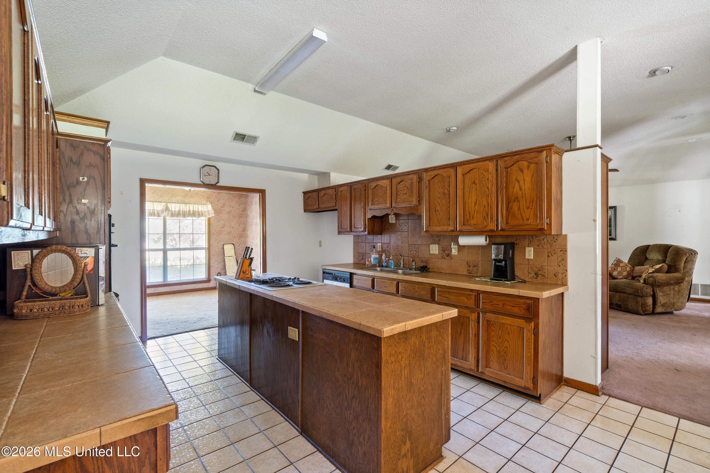 4075 Davall Drive Property Photo 3