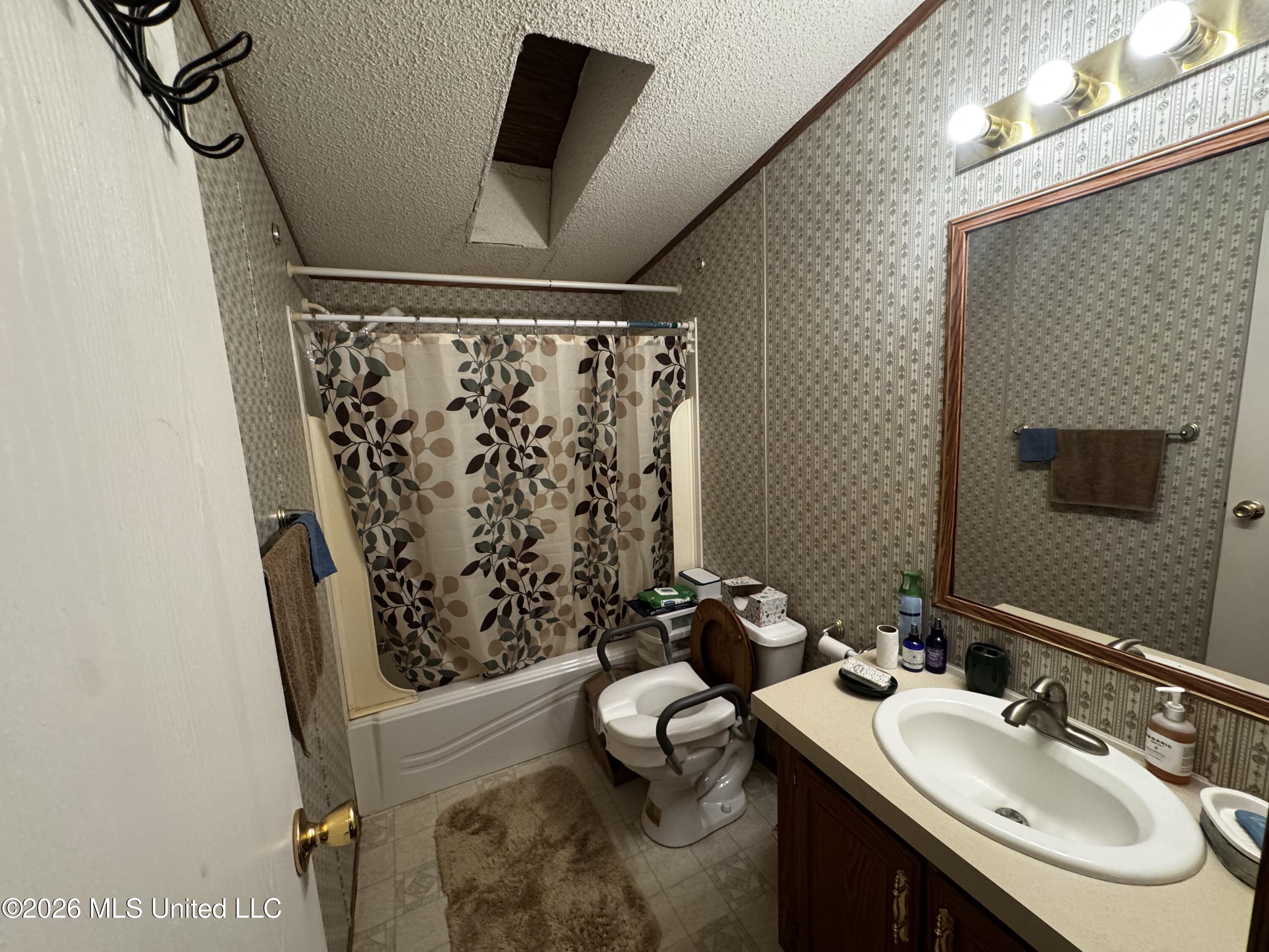 11012 Fox Ridge Drive Property Photo 18