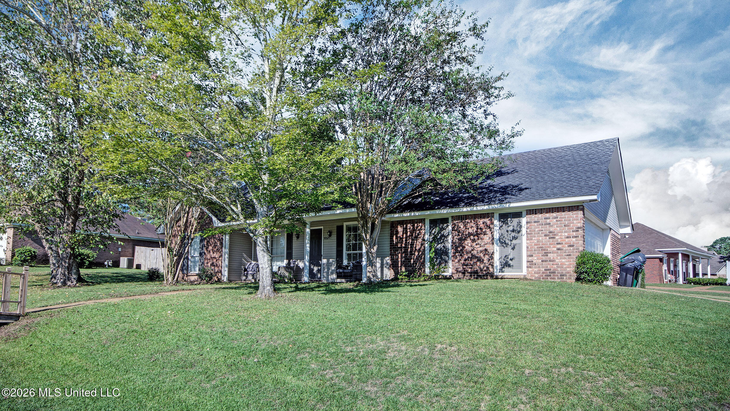 4262 Glennoak Circle Property Photo 3