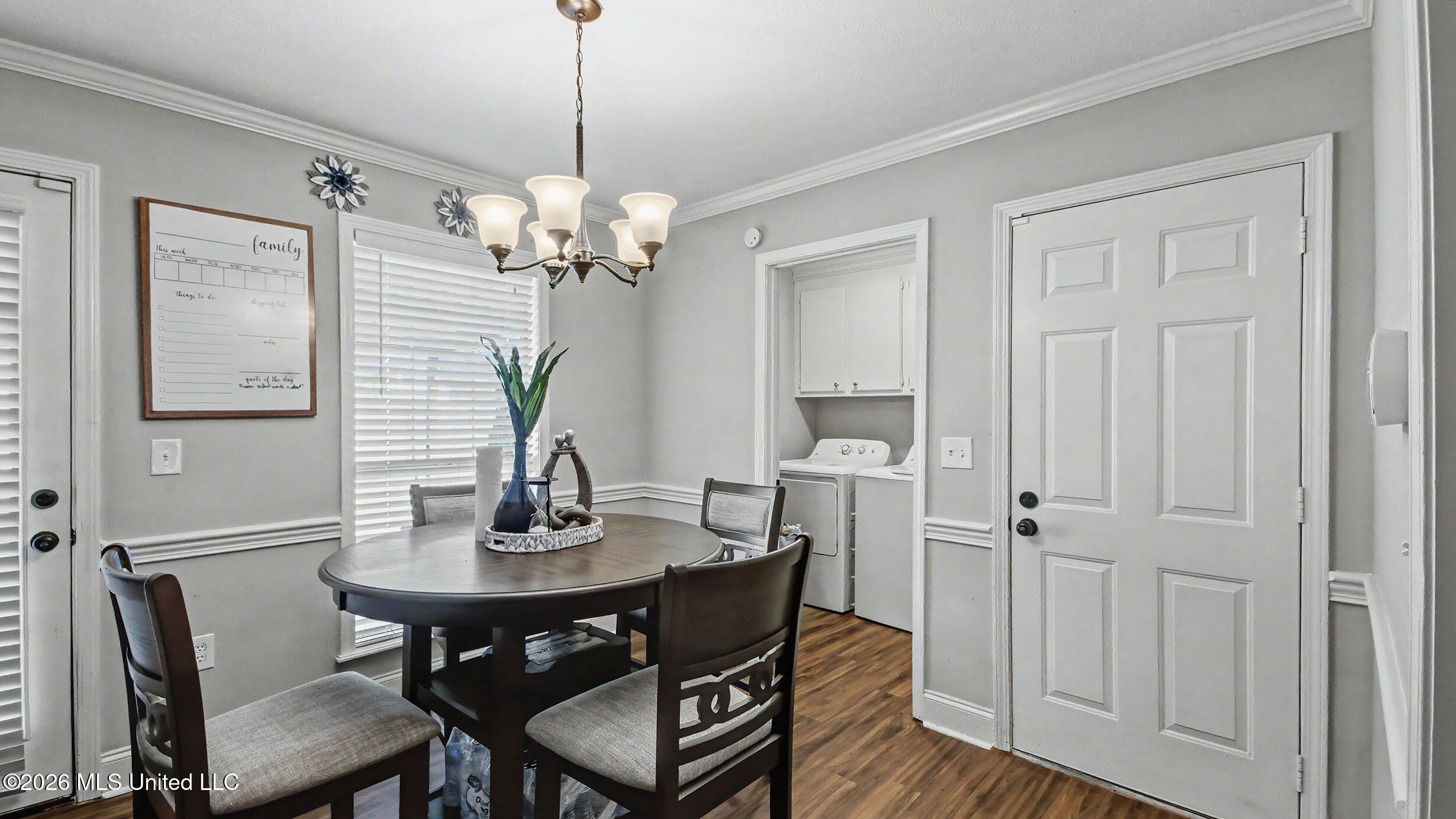 4262 Glennoak Circle Property Photo 13