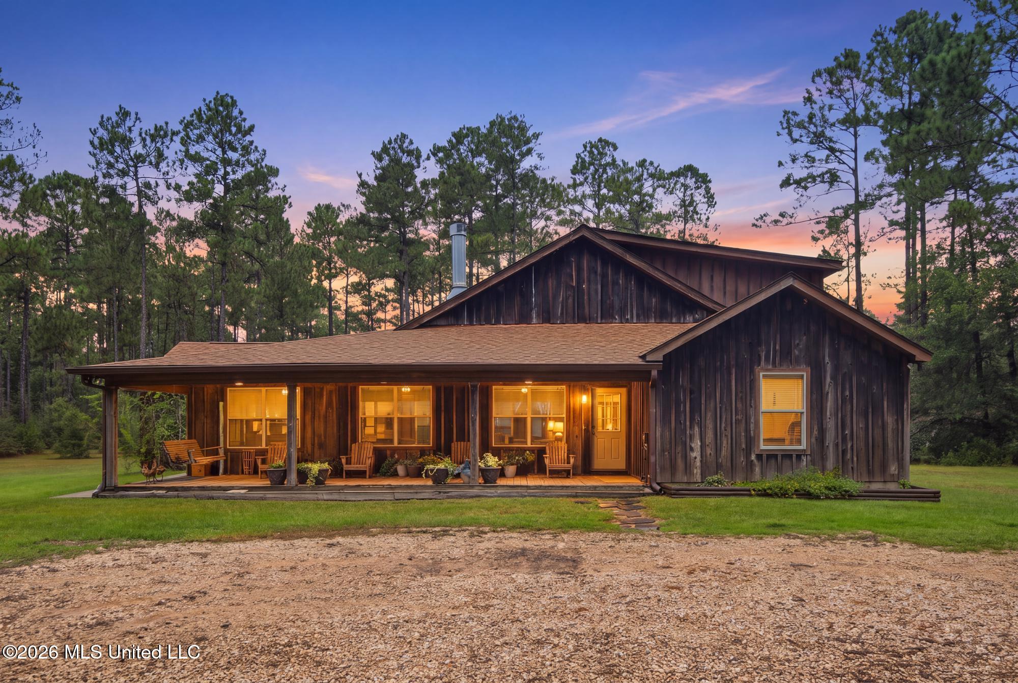 463 Jess Williams Road Property Photo 1