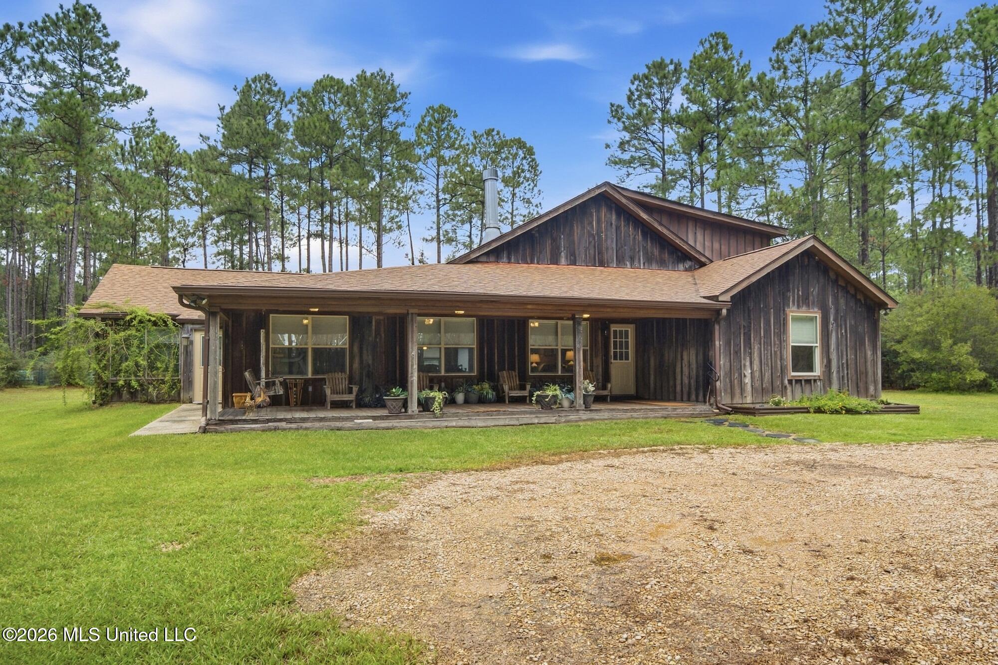 463 Jess Williams Road Property Photo 3
