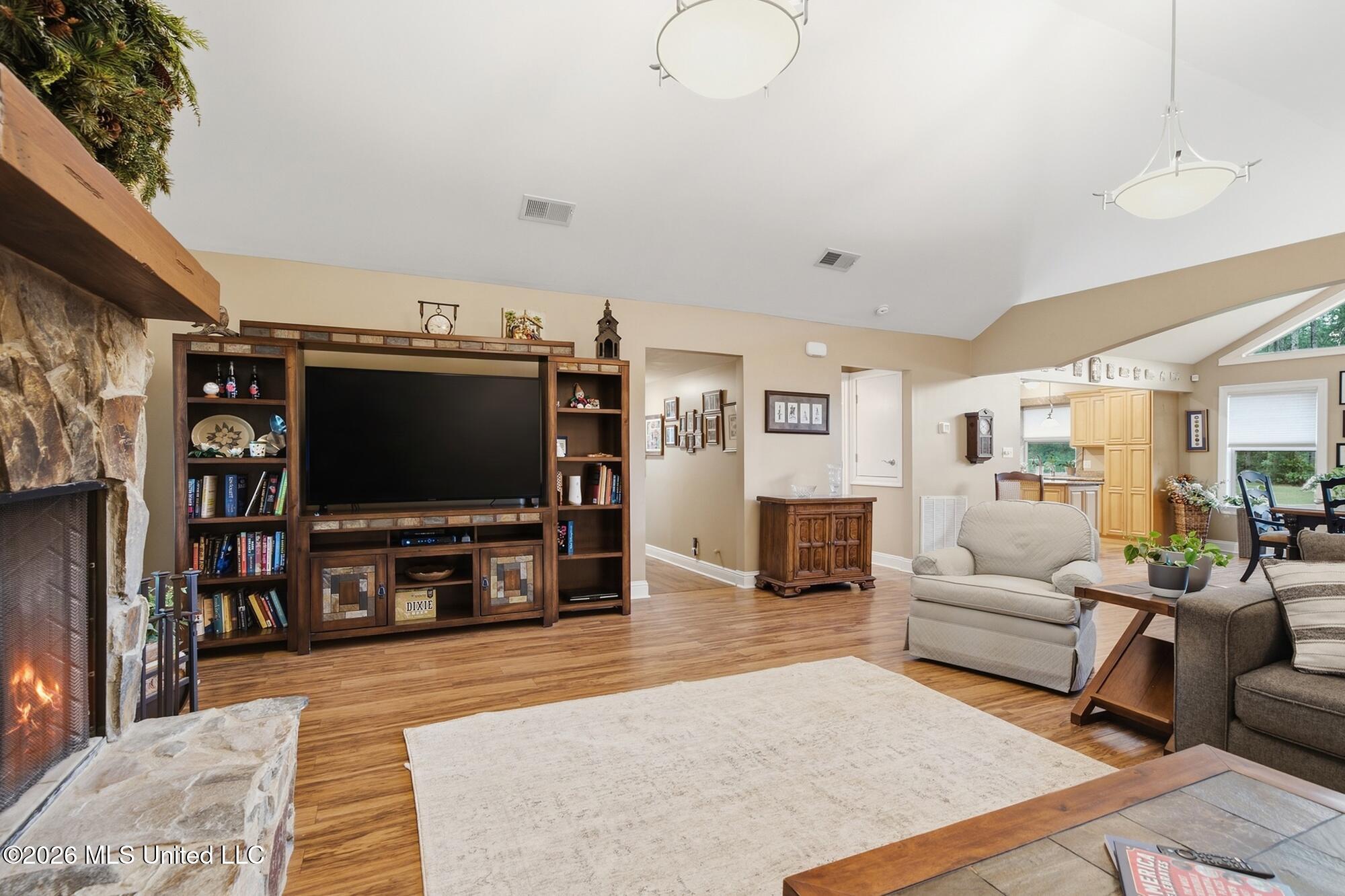 463 Jess Williams Road Property Photo 8