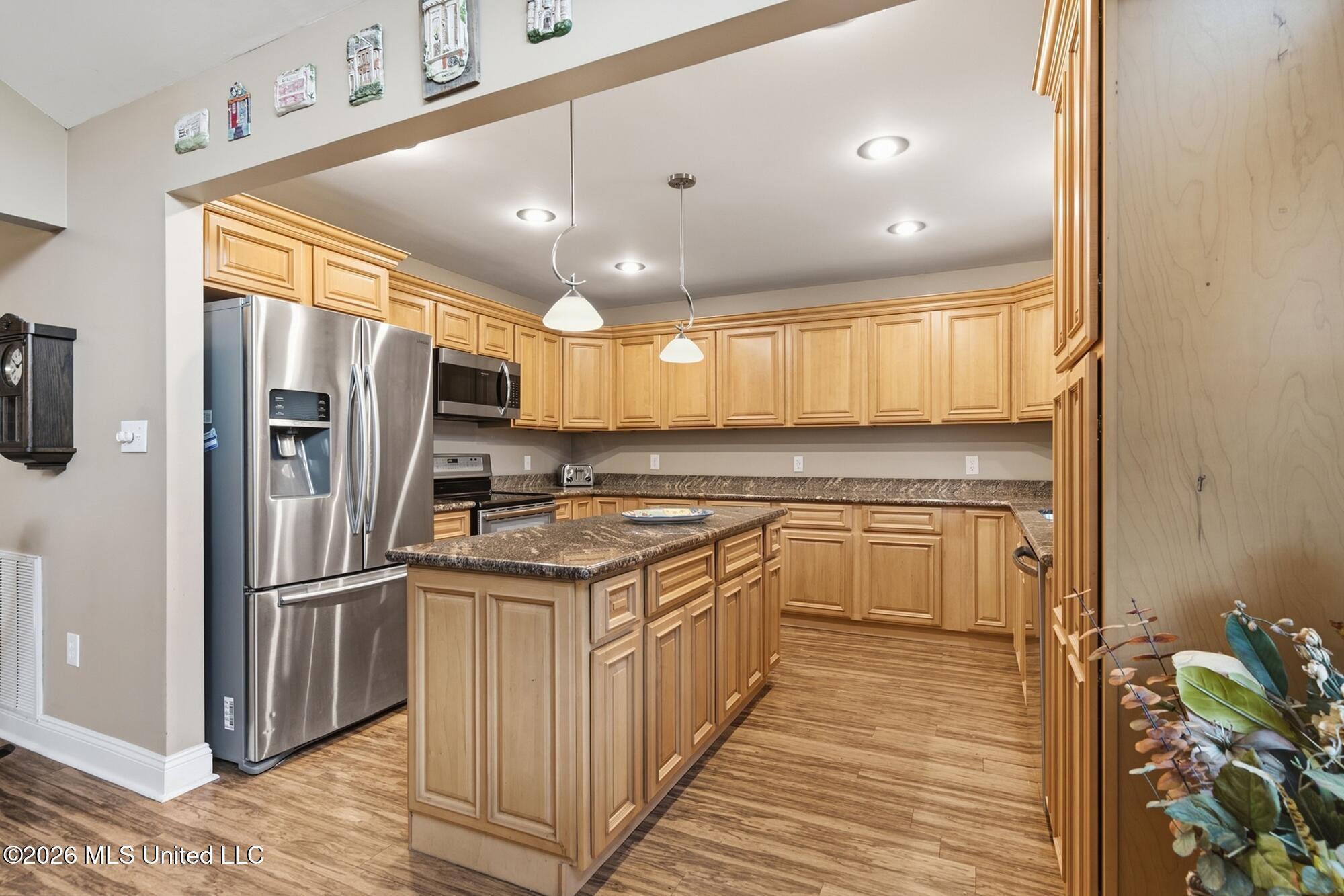 463 Jess Williams Road Property Photo 10