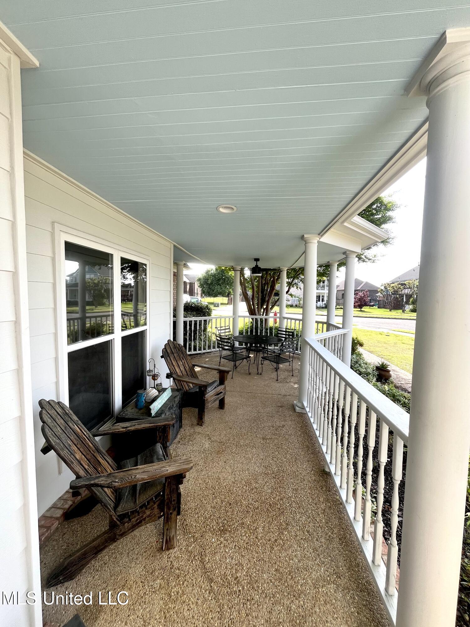 4896 Park North Drive Property Photo 3