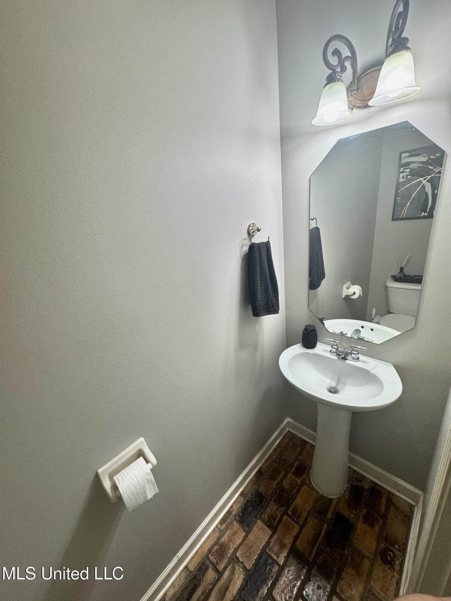 4896 Park North Drive Property Photo 11