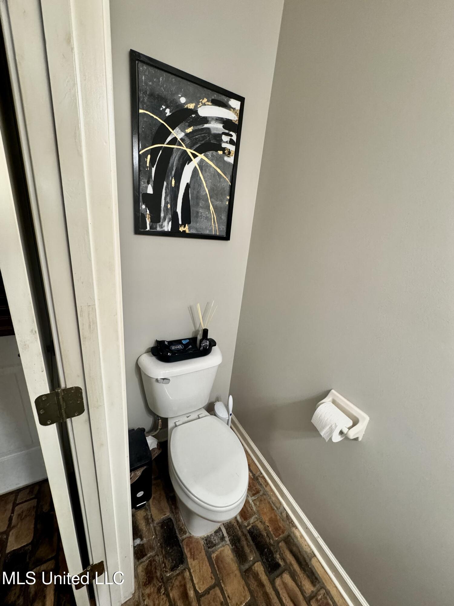 4896 Park North Drive Property Photo 12
