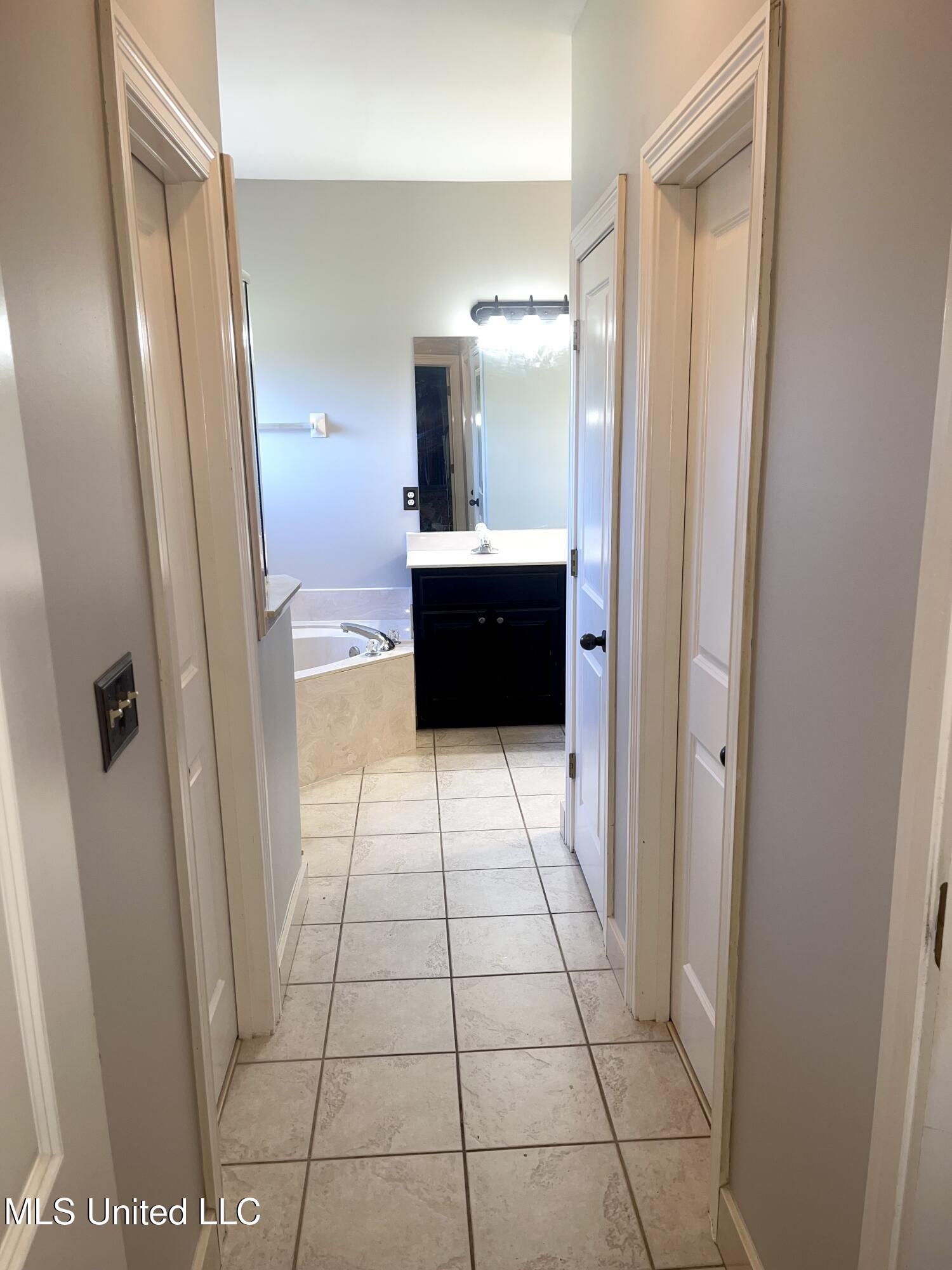 4896 Park North Drive Property Photo 14