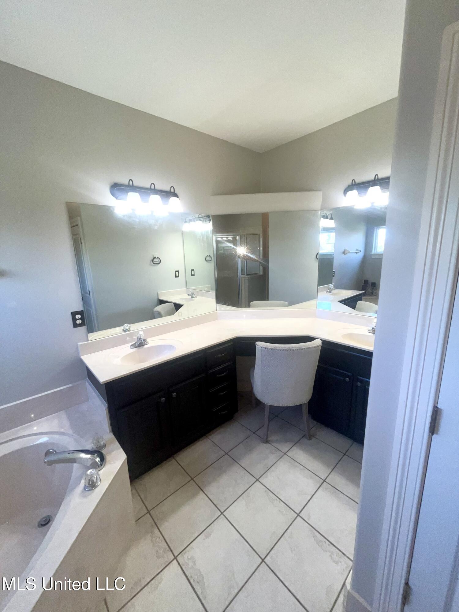 4896 Park North Drive Property Photo 16
