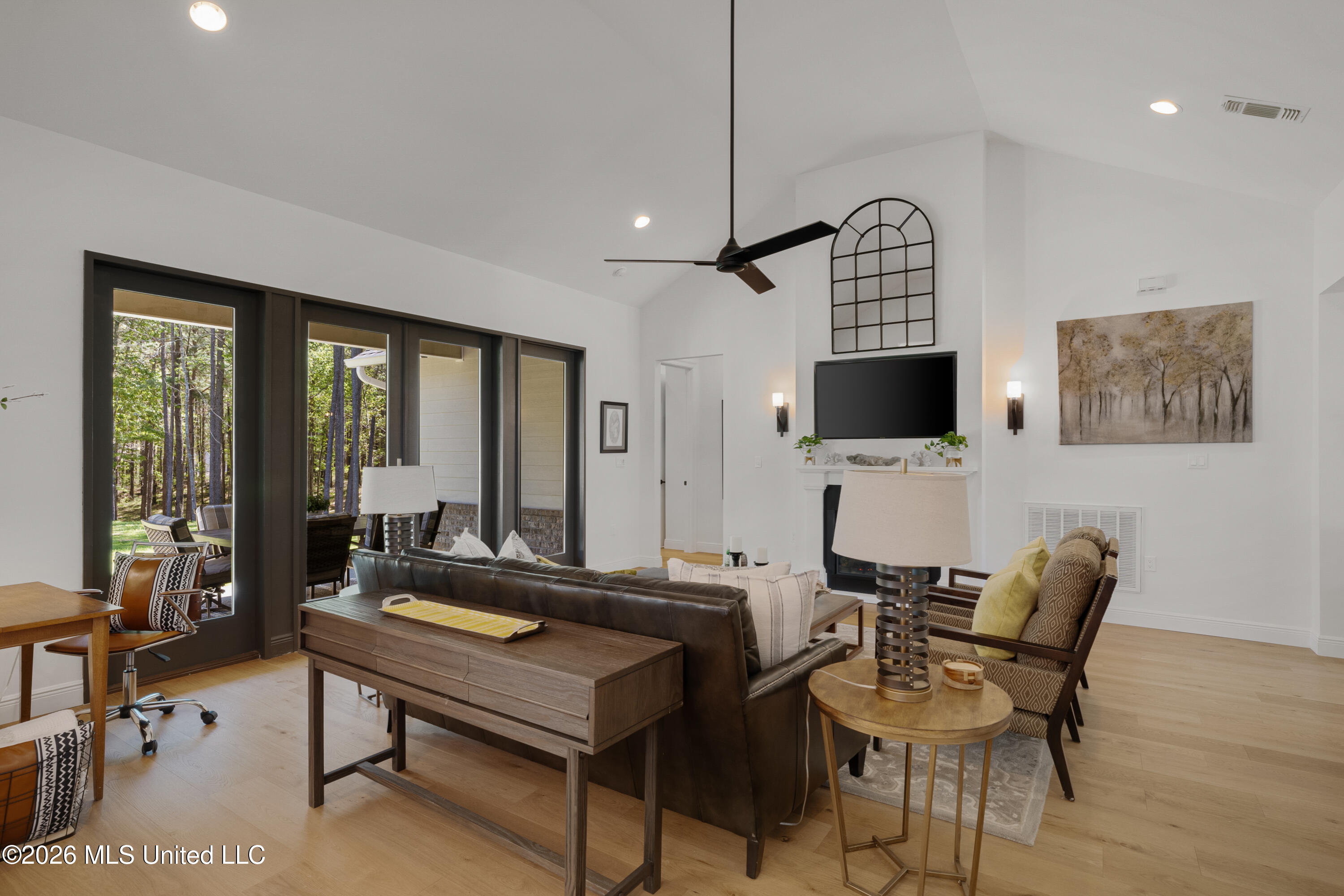 20 Timber Ridge Drive Property Photo 8