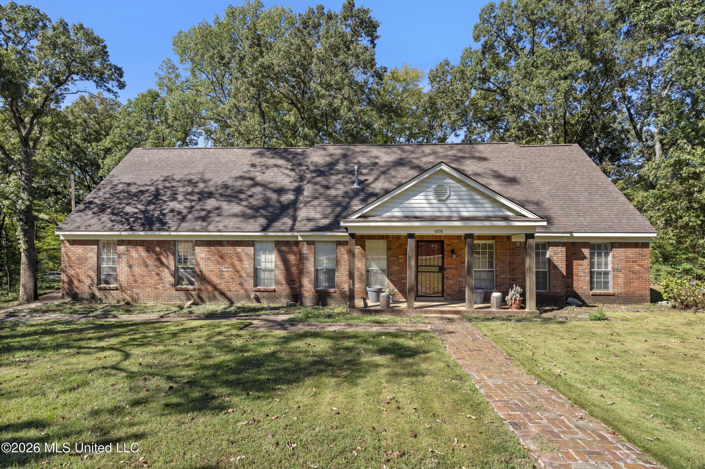 6858 Whippoorwill Road Property Photo 1