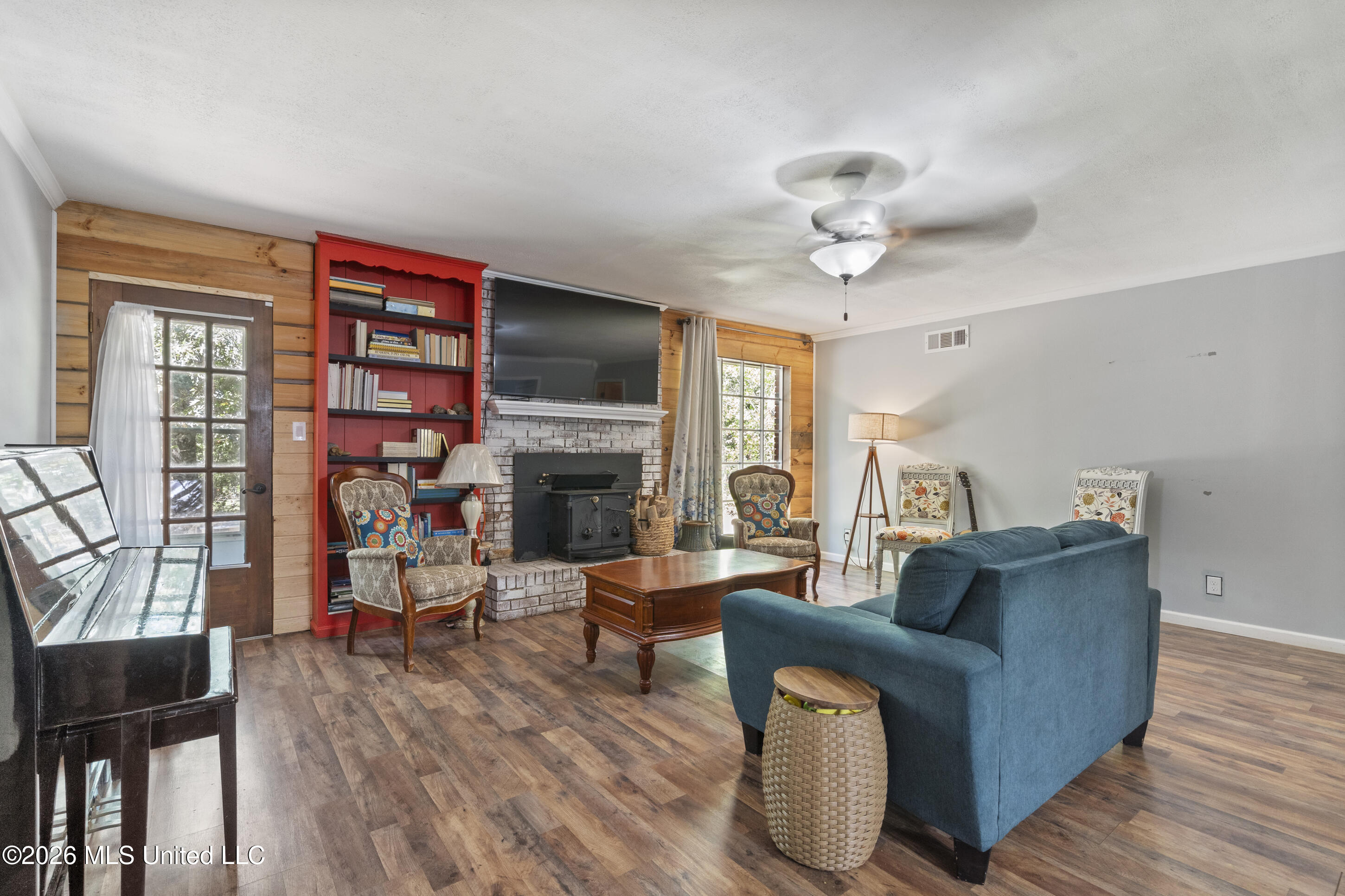 6858 Whippoorwill Road Property Photo 6
