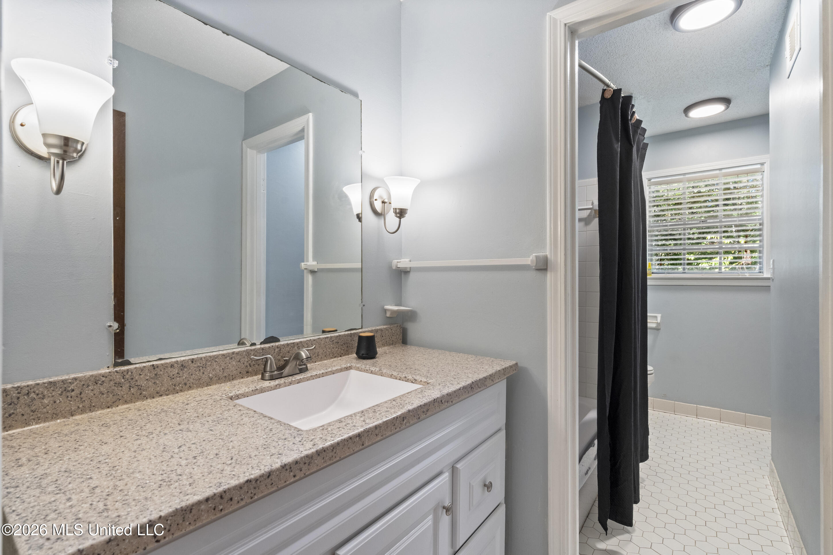 6858 Whippoorwill Road Property Photo 9