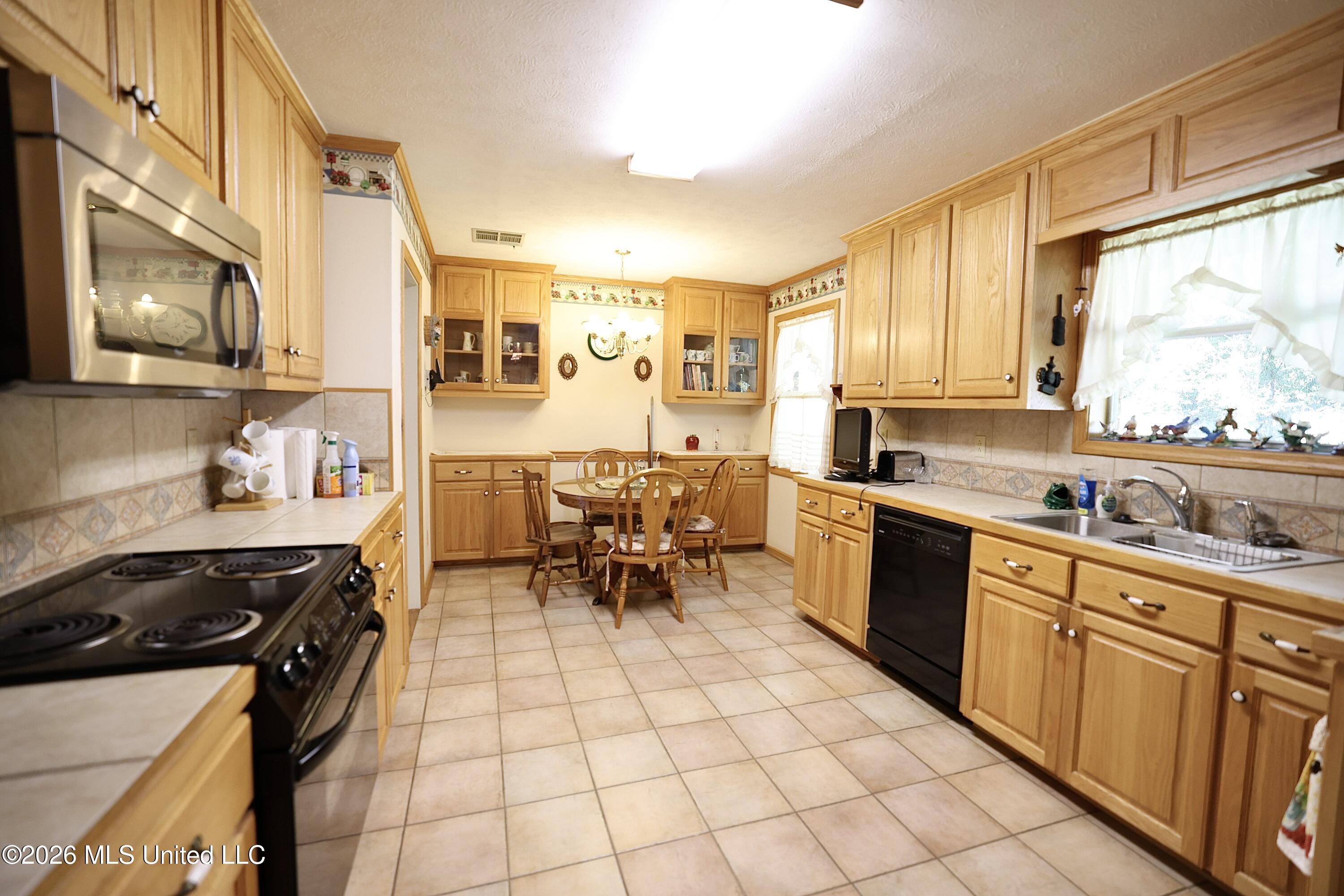 105 Linwood Court Property Photo 10