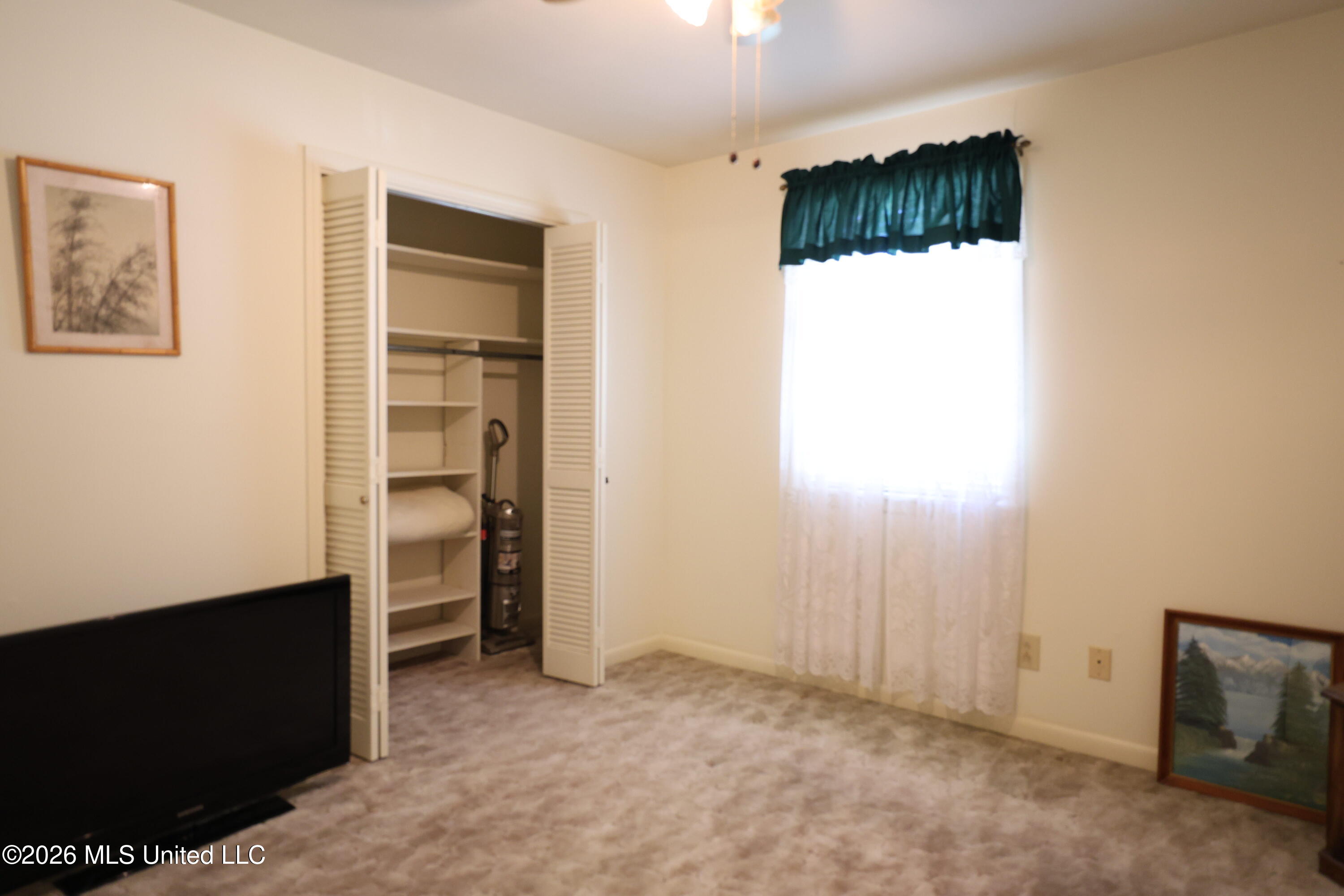 105 Linwood Court Property Photo 12