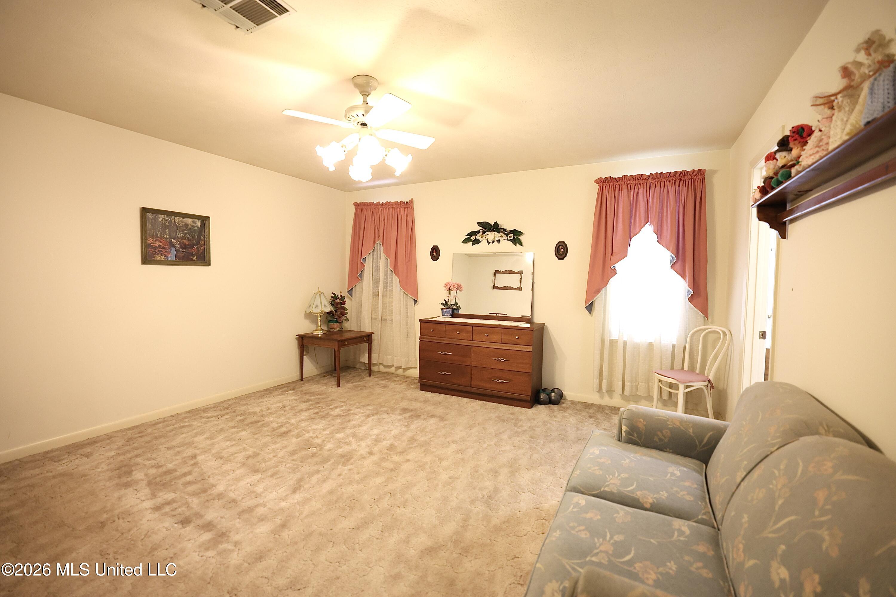 105 Linwood Court Property Photo 14