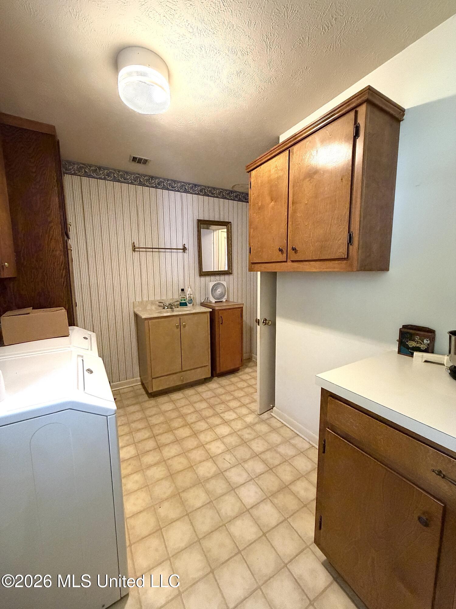 105 Linwood Court Property Photo 20
