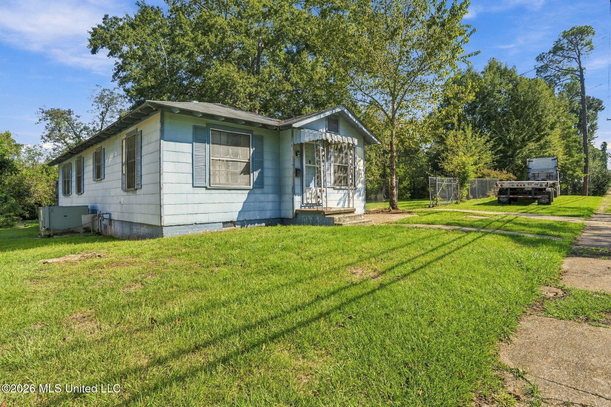 717-719 Avenue E Property Photo 3