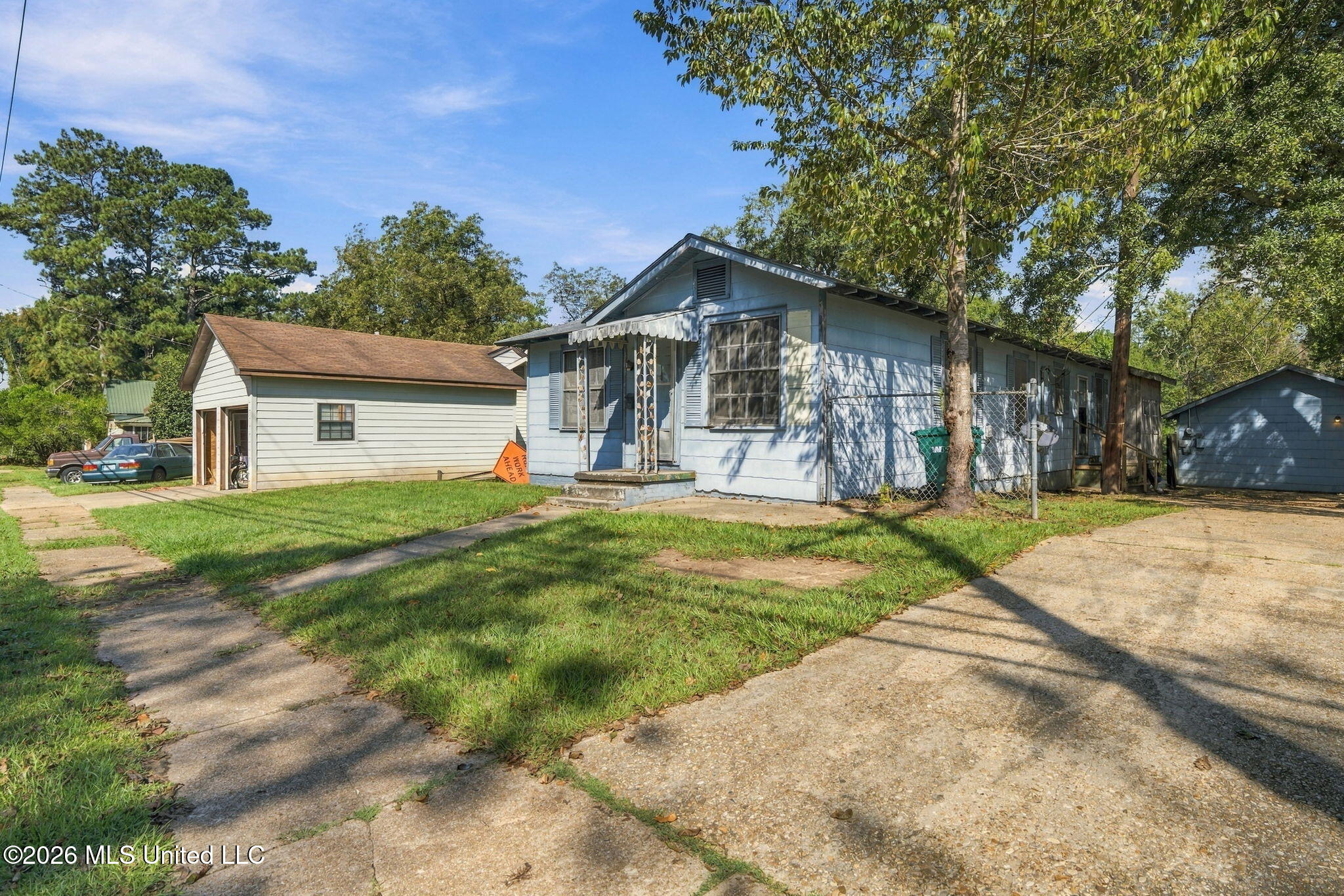 717-719 Avenue E Property Photo 5