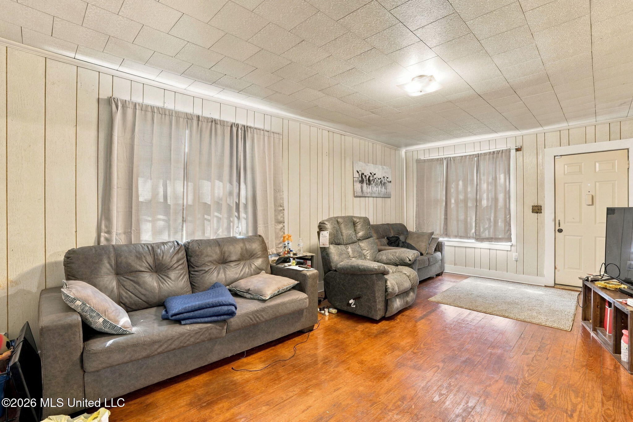 717-719 Avenue E Property Photo 7