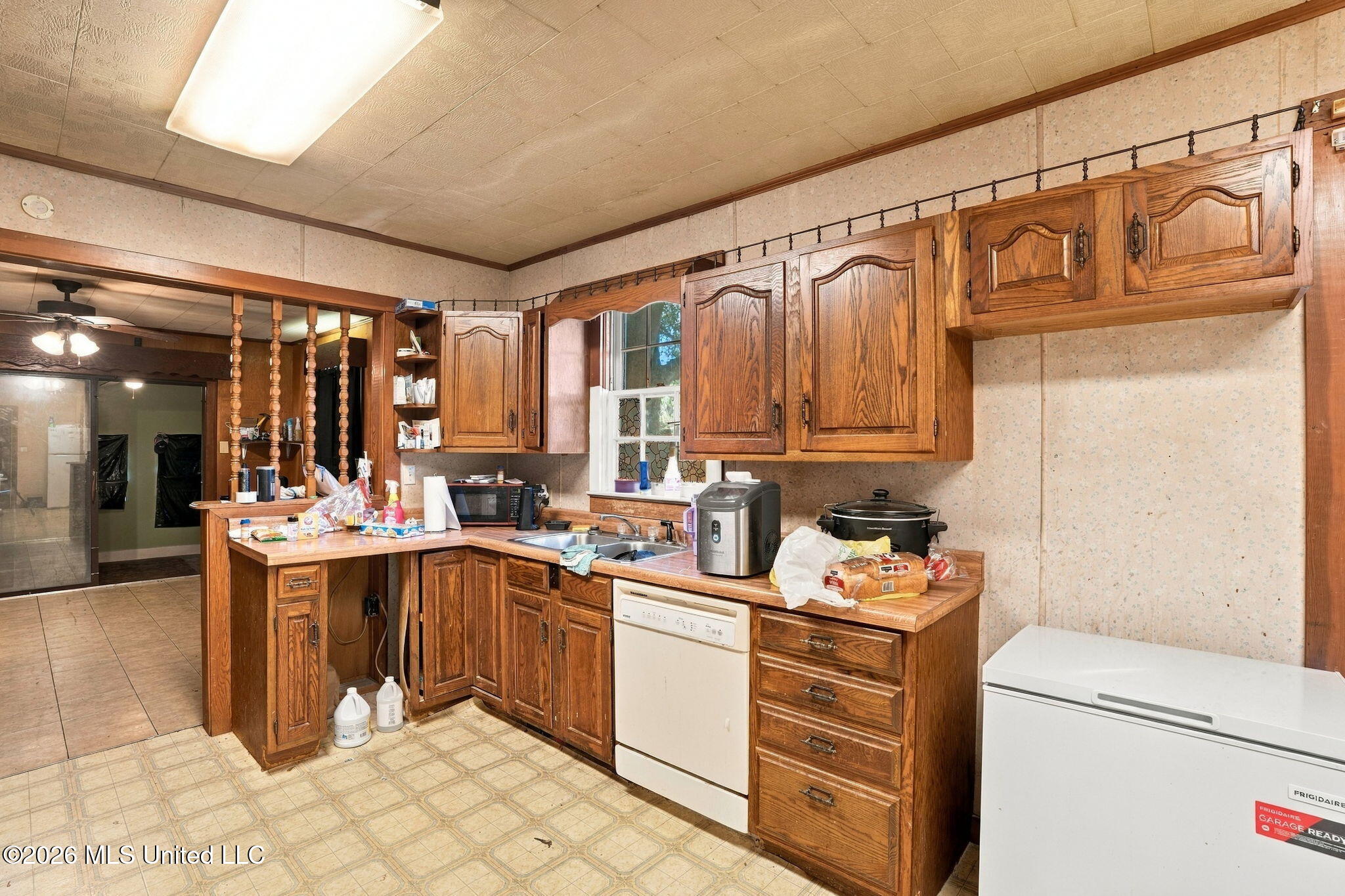 717-719 Avenue E Property Photo 8