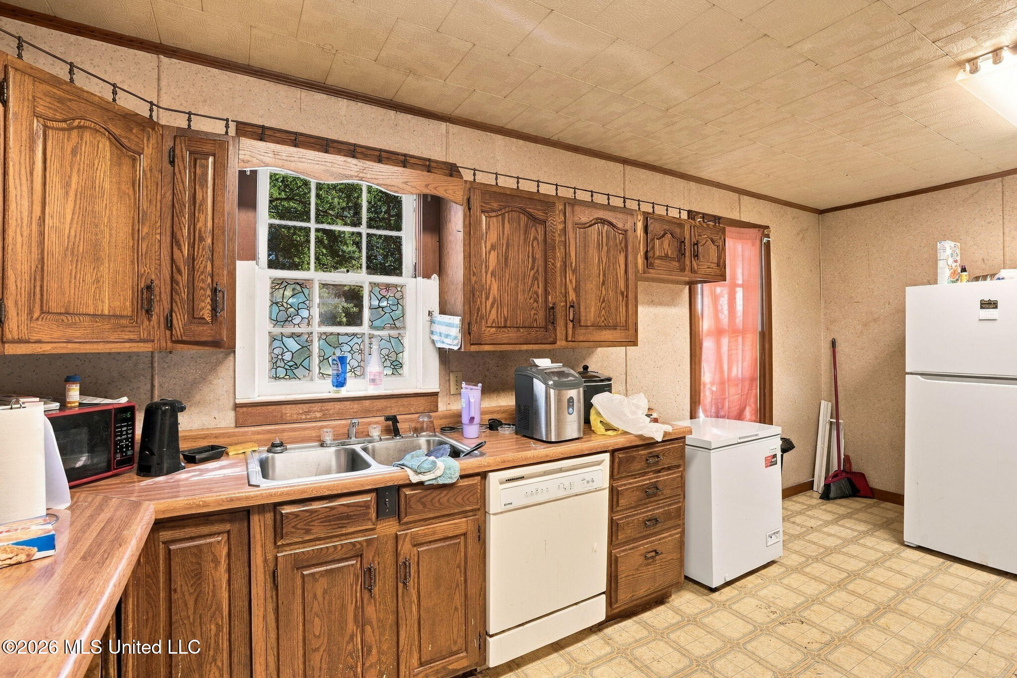 717-719 Avenue E Property Photo 10