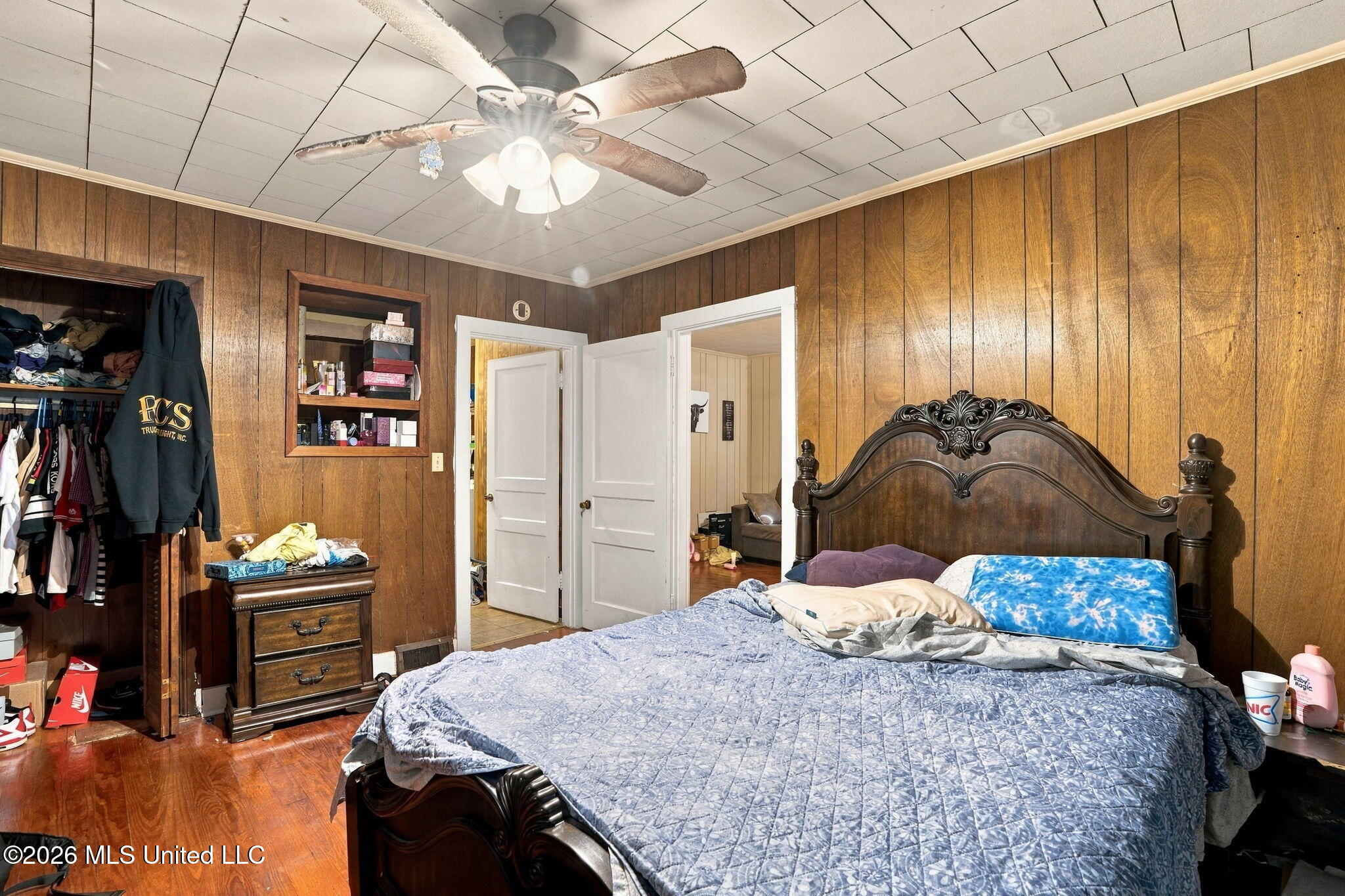 717-719 Avenue E Property Photo 15