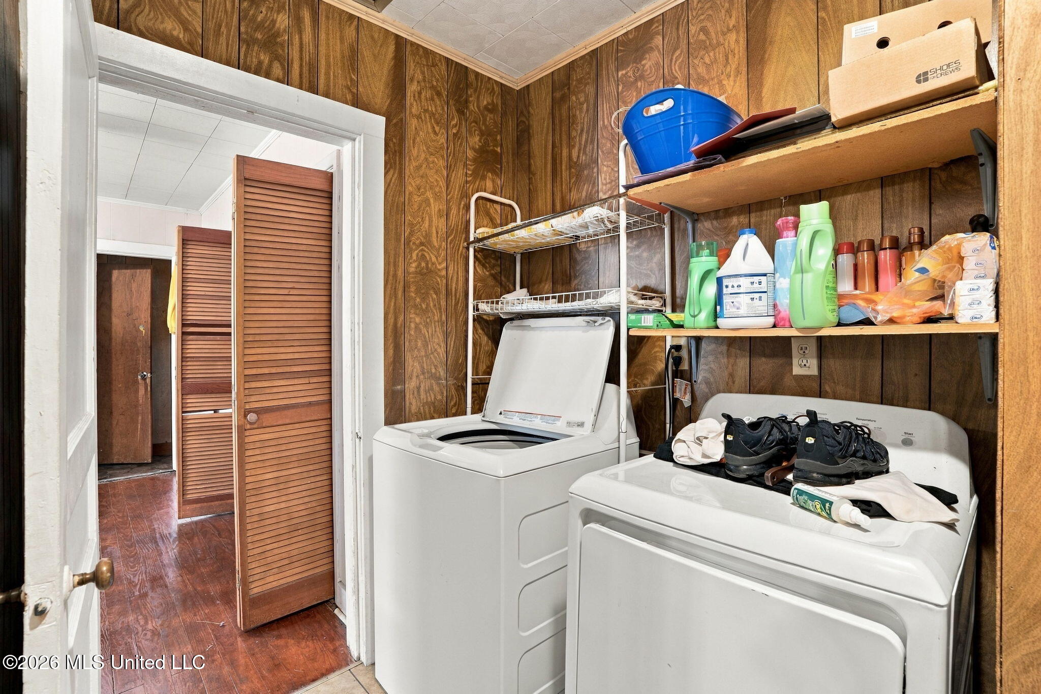 717-719 Avenue E Property Photo 25