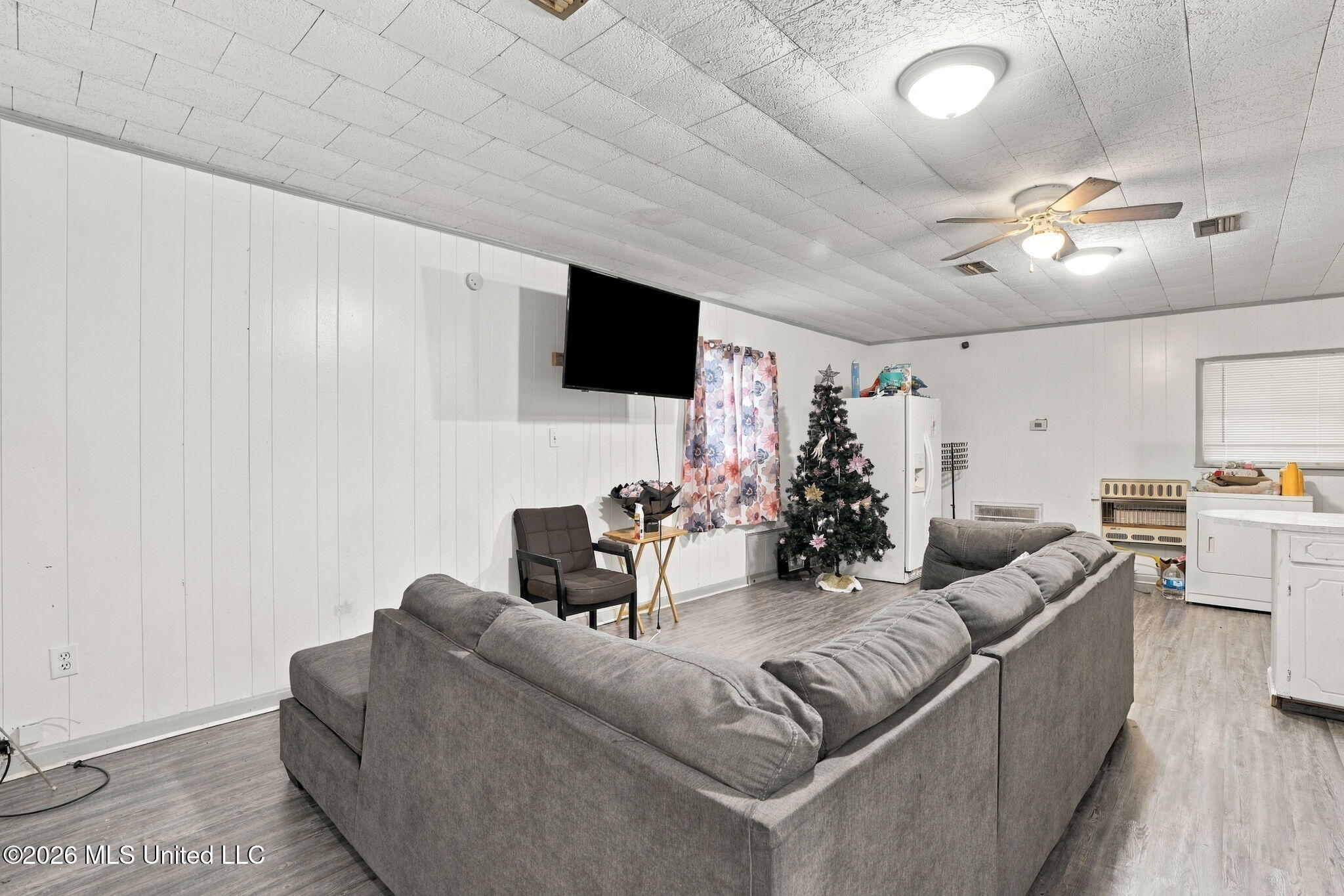 717-719 Avenue E Property Photo 30