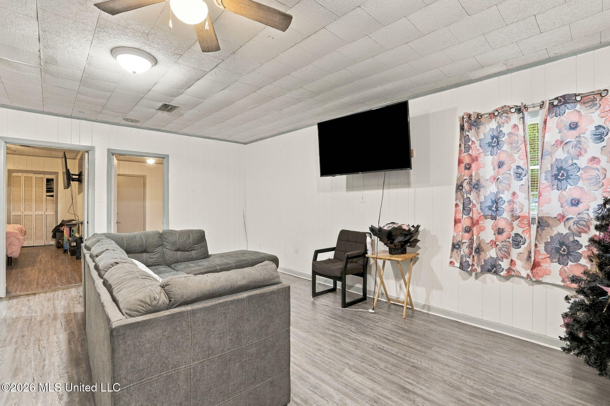 717-719 Avenue E Property Photo 31