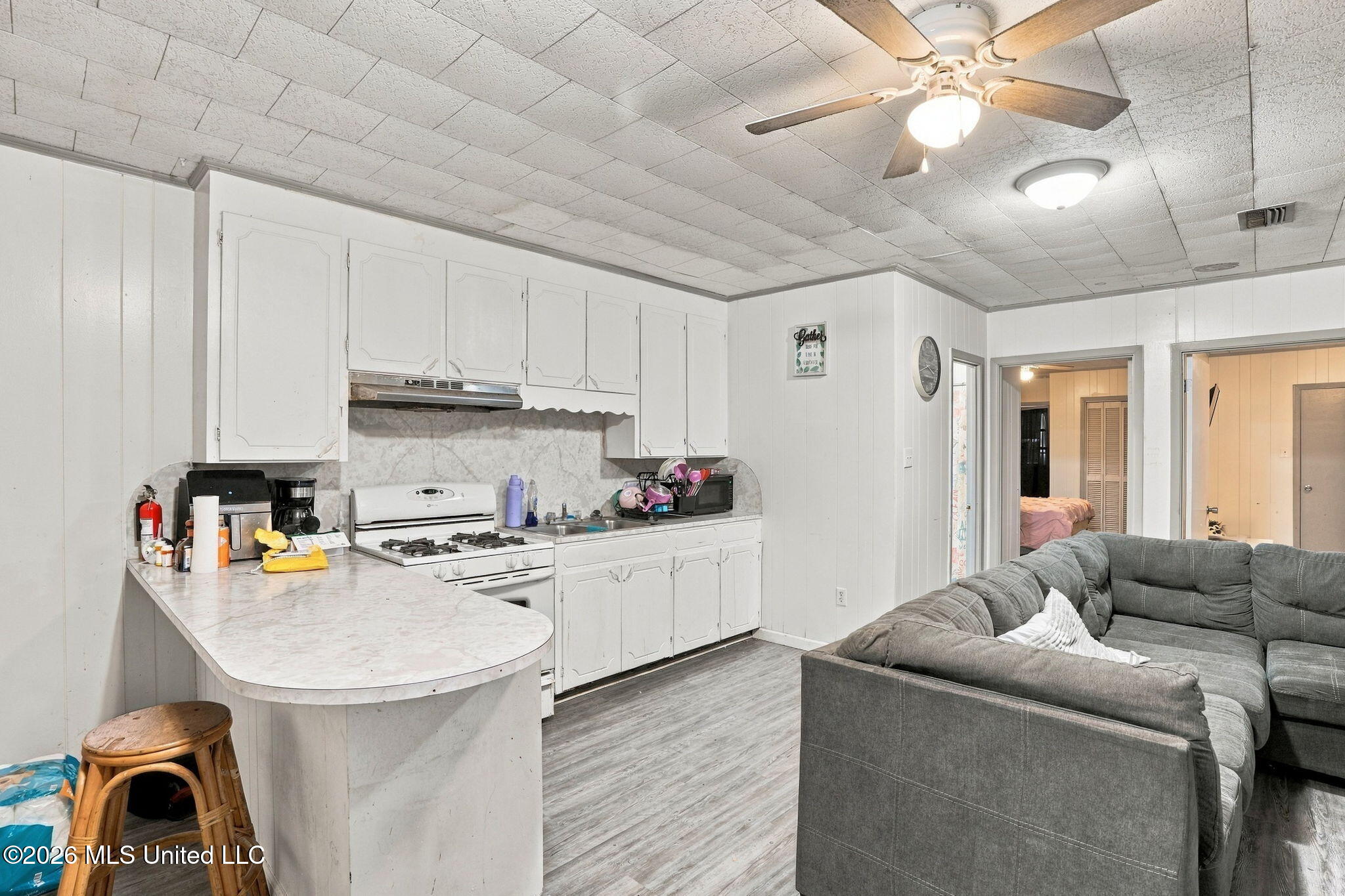 717-719 Avenue E Property Photo 33