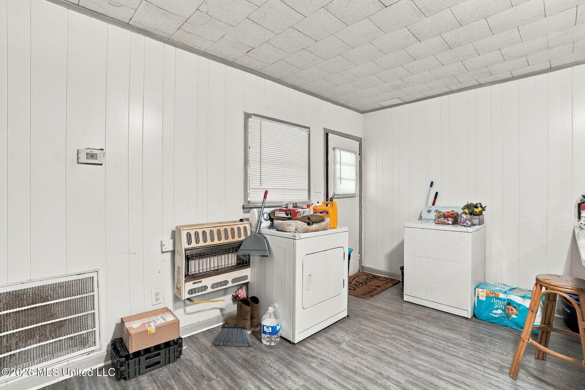 717-719 Avenue E Property Photo 34