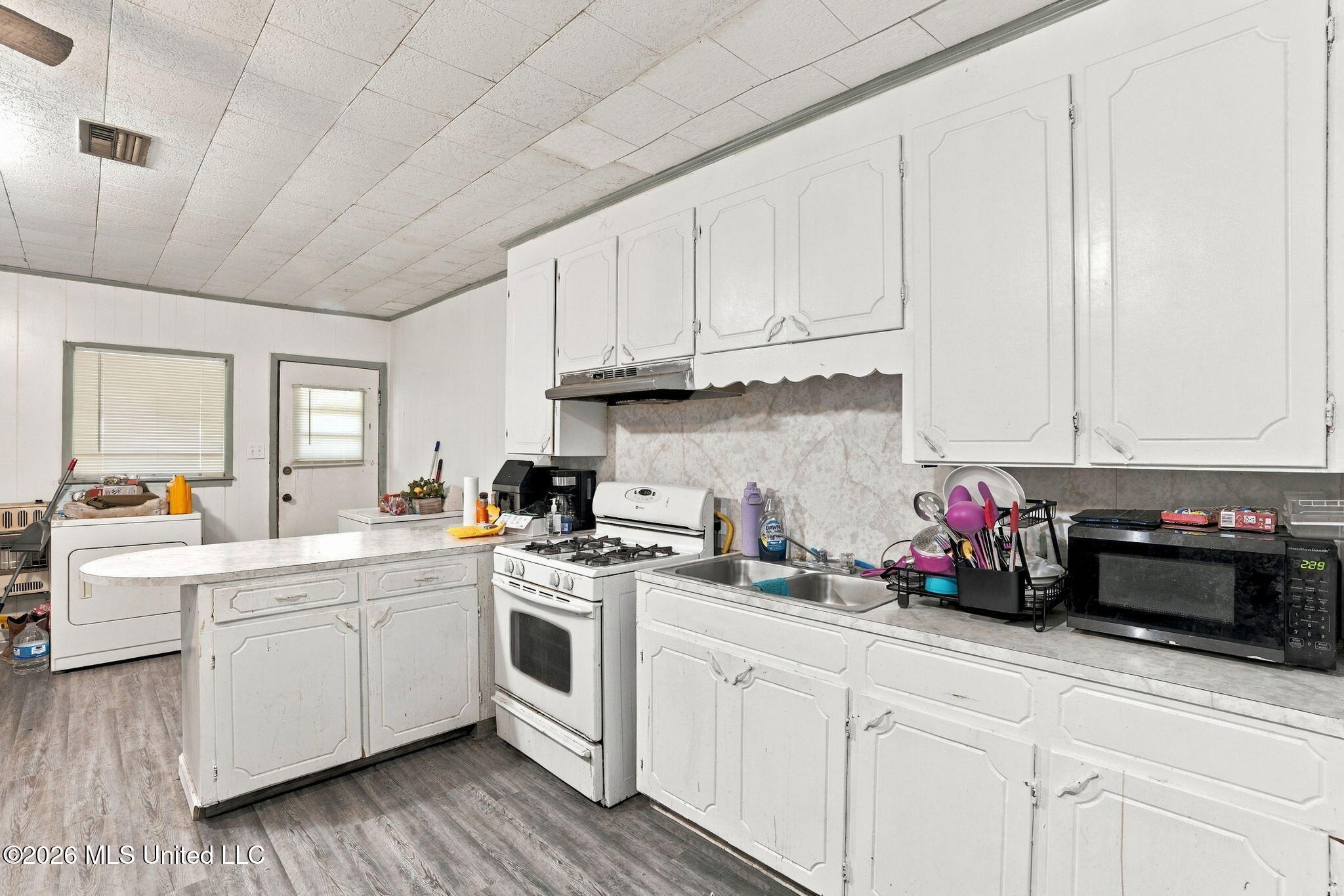 717-719 Avenue E Property Photo 35