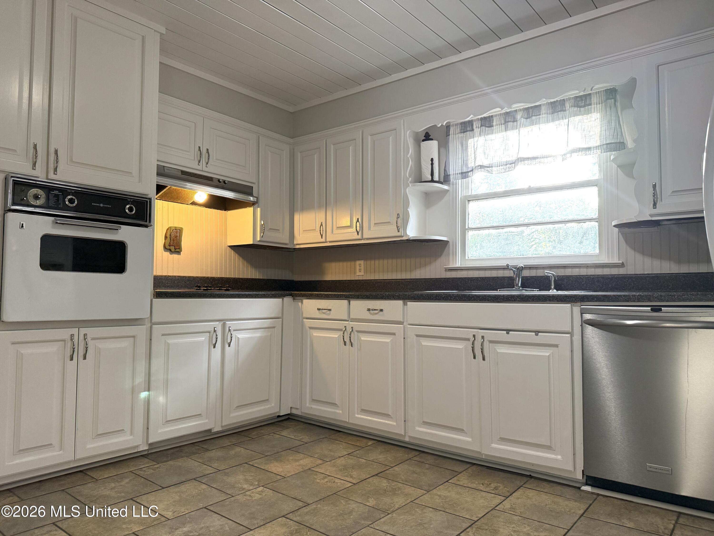 816 Summit Street Property Photo 26