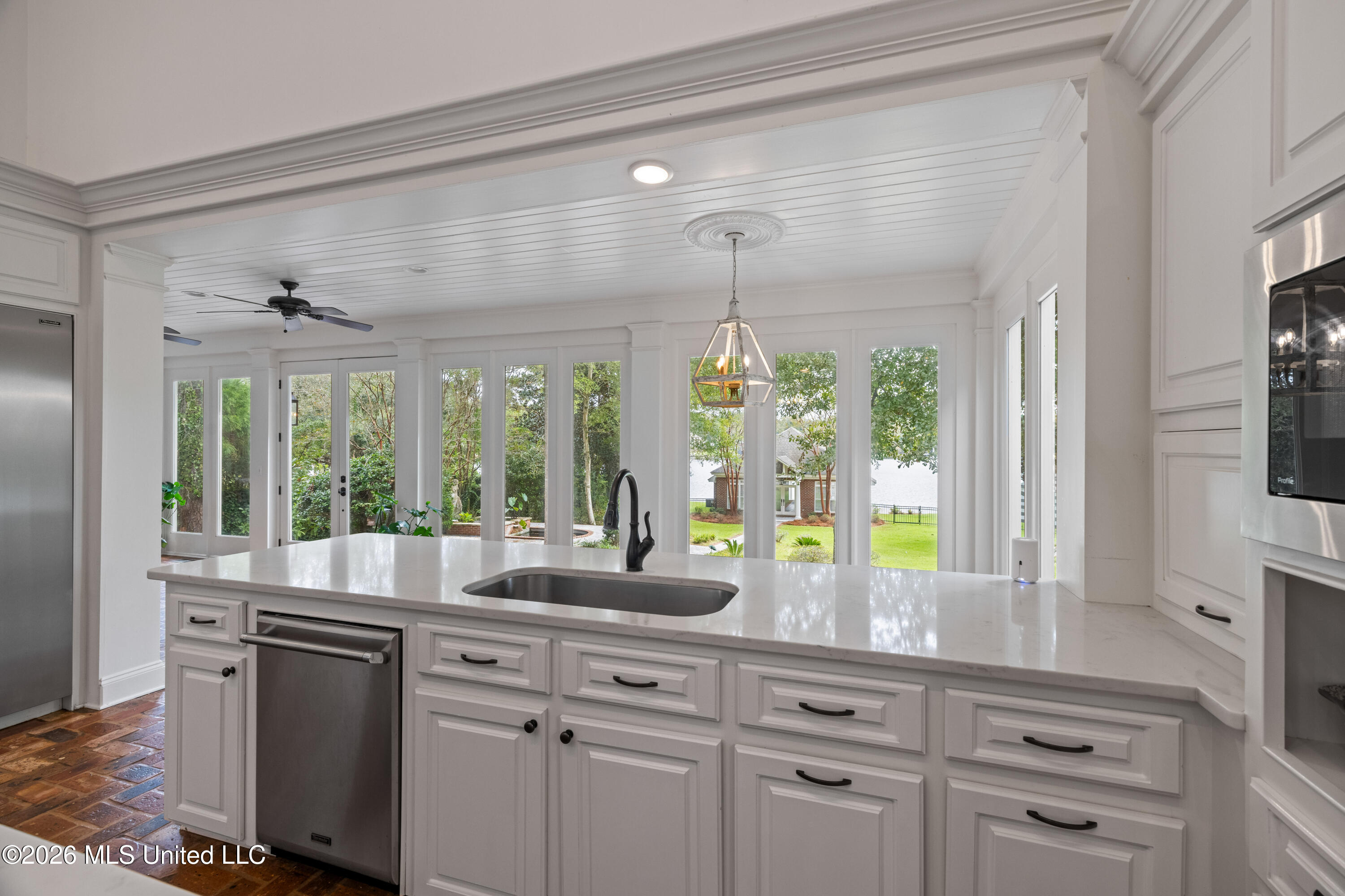 223 W Canebrake Boulevard Property Photo 27
