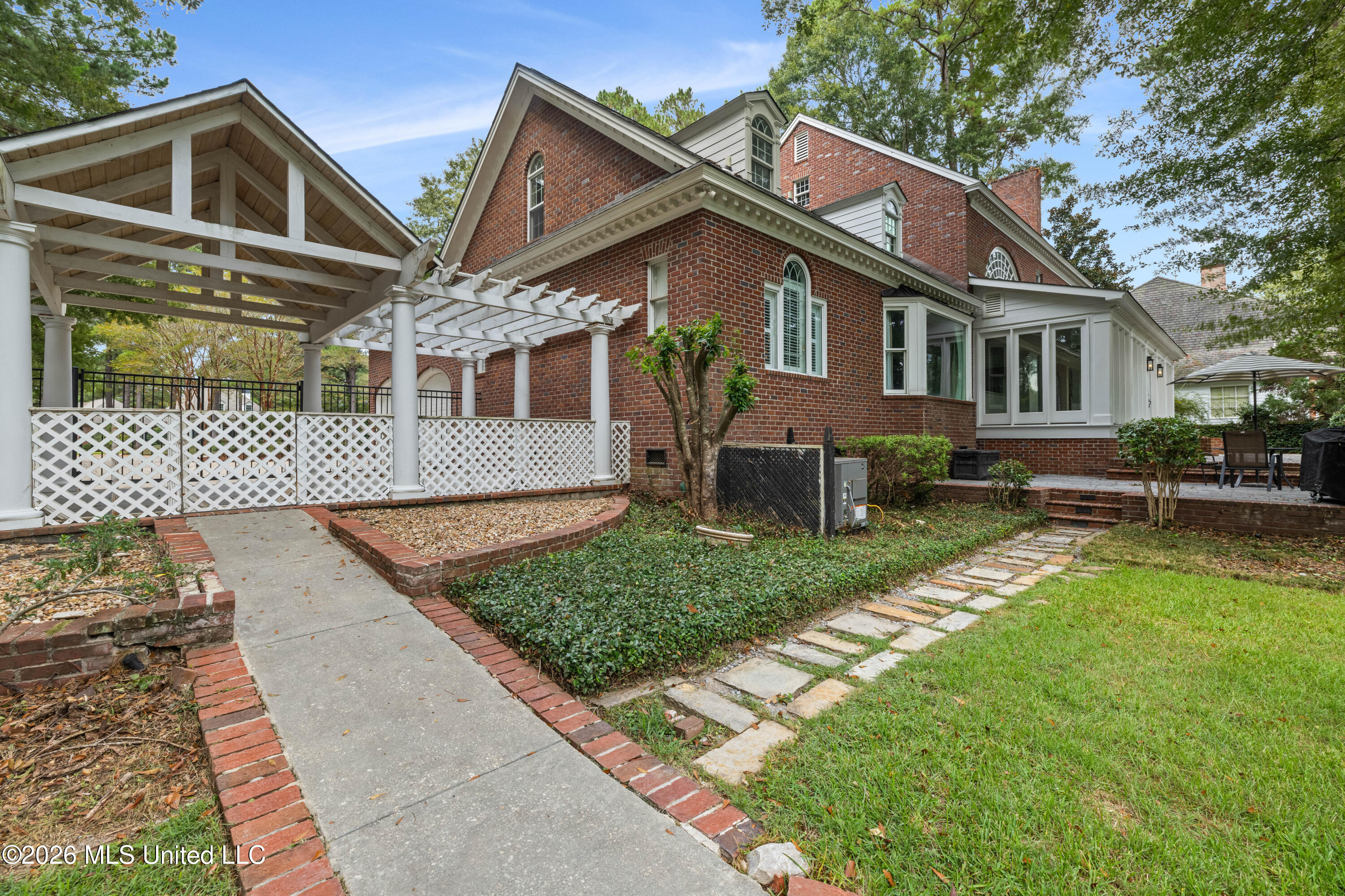 223 W Canebrake Boulevard Property Photo 88