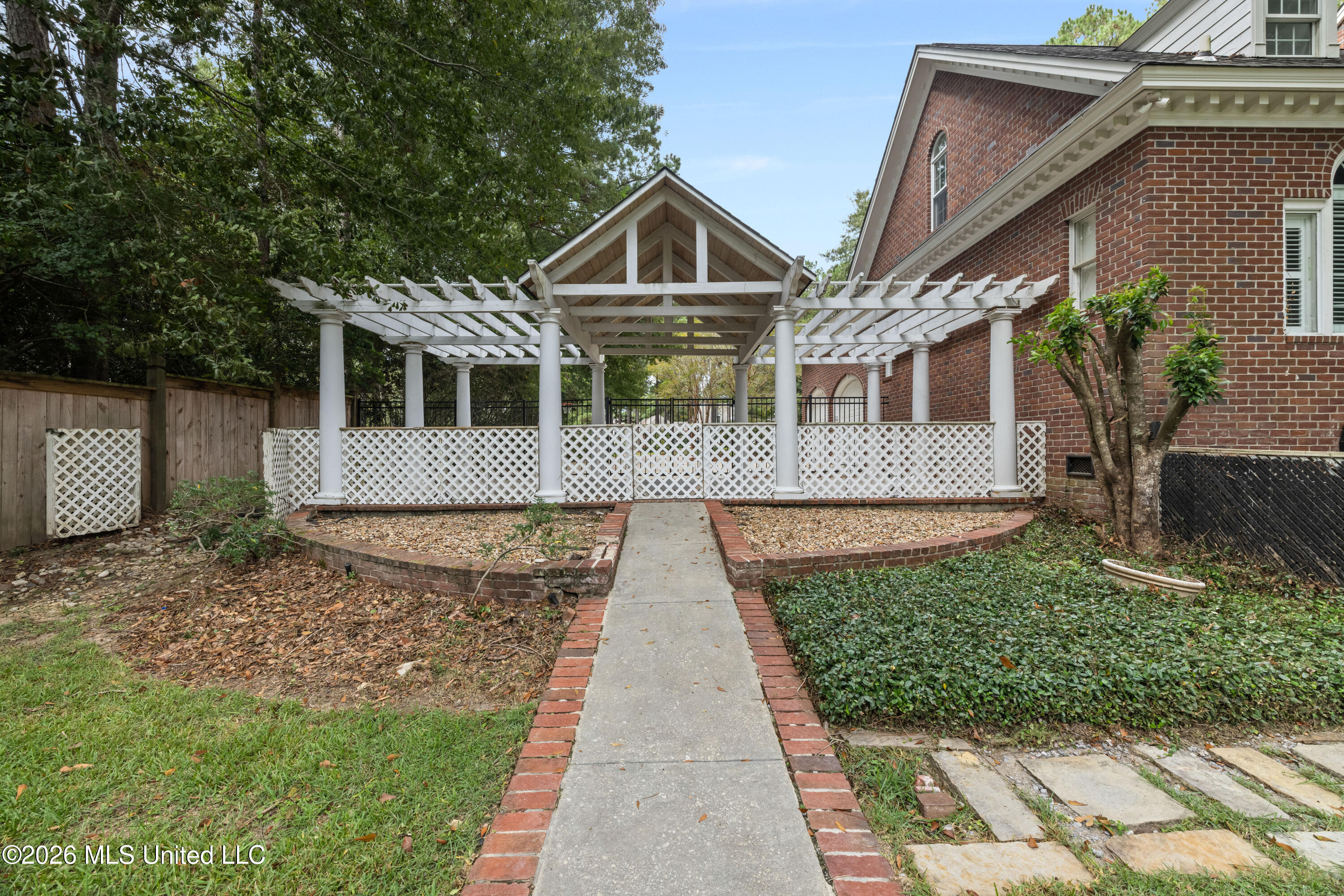 223 W Canebrake Boulevard Property Photo 89