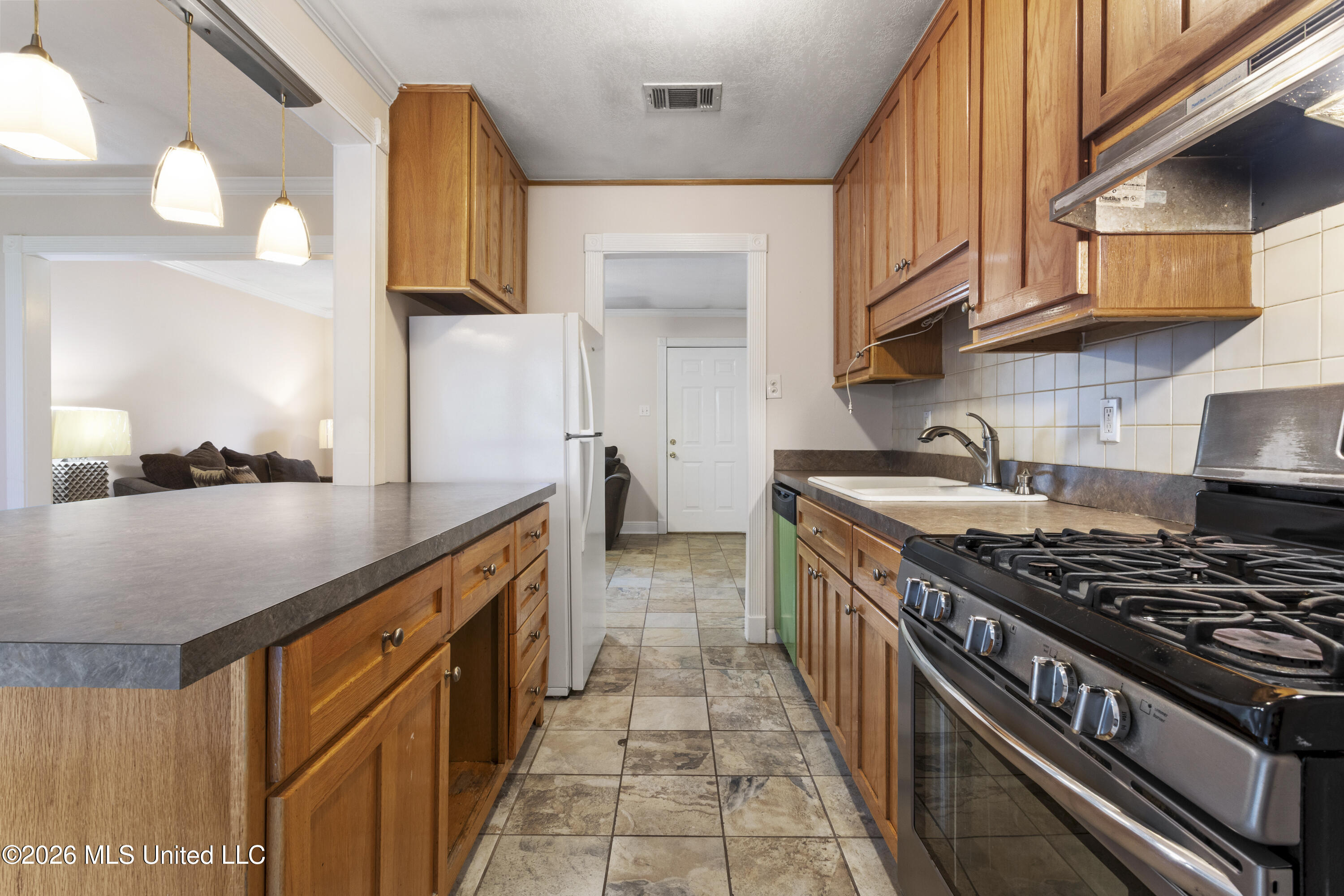 7516 Madison Drive Property Photo 5