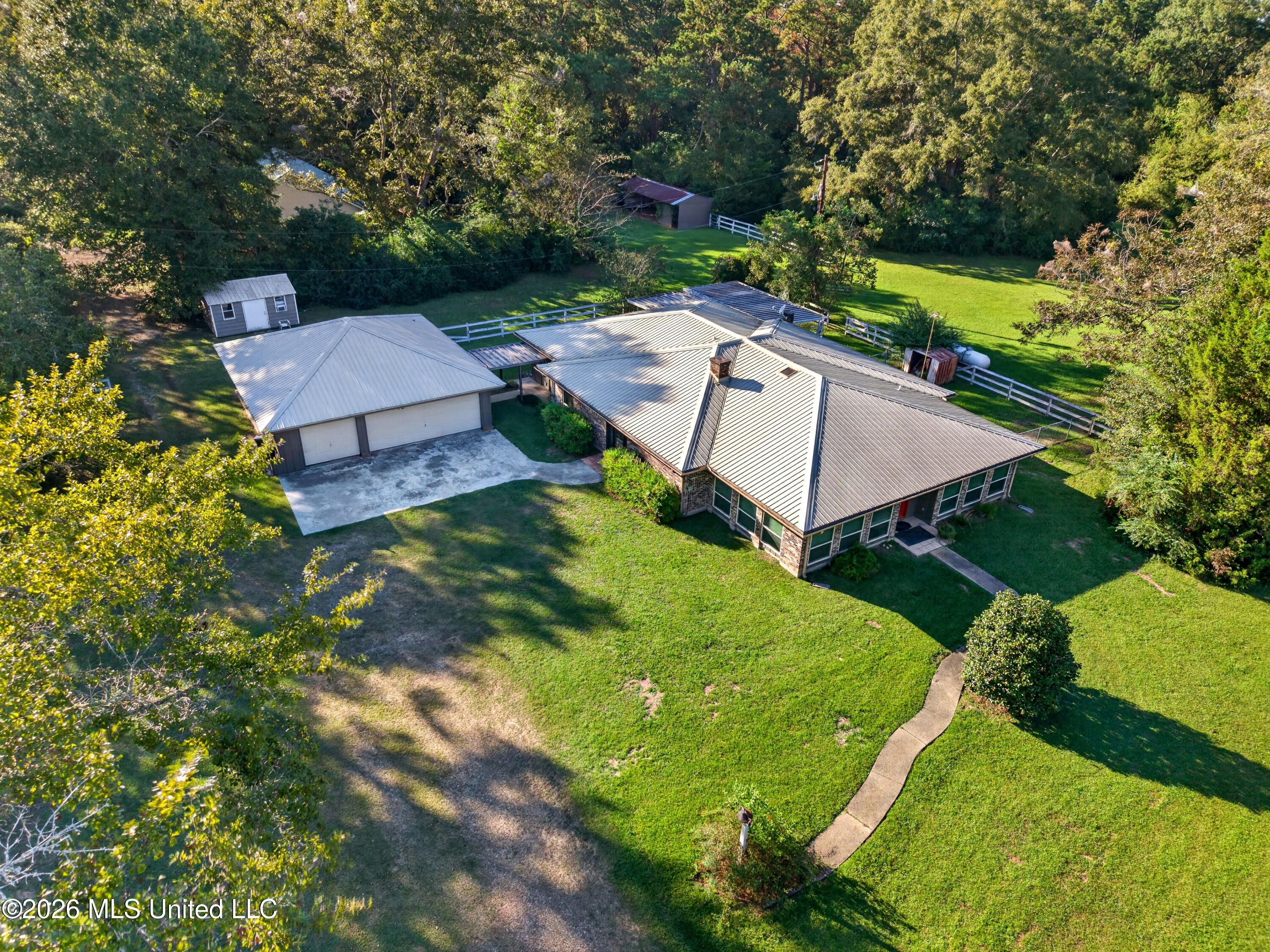 1 Lakeside Drive Property Photo 2