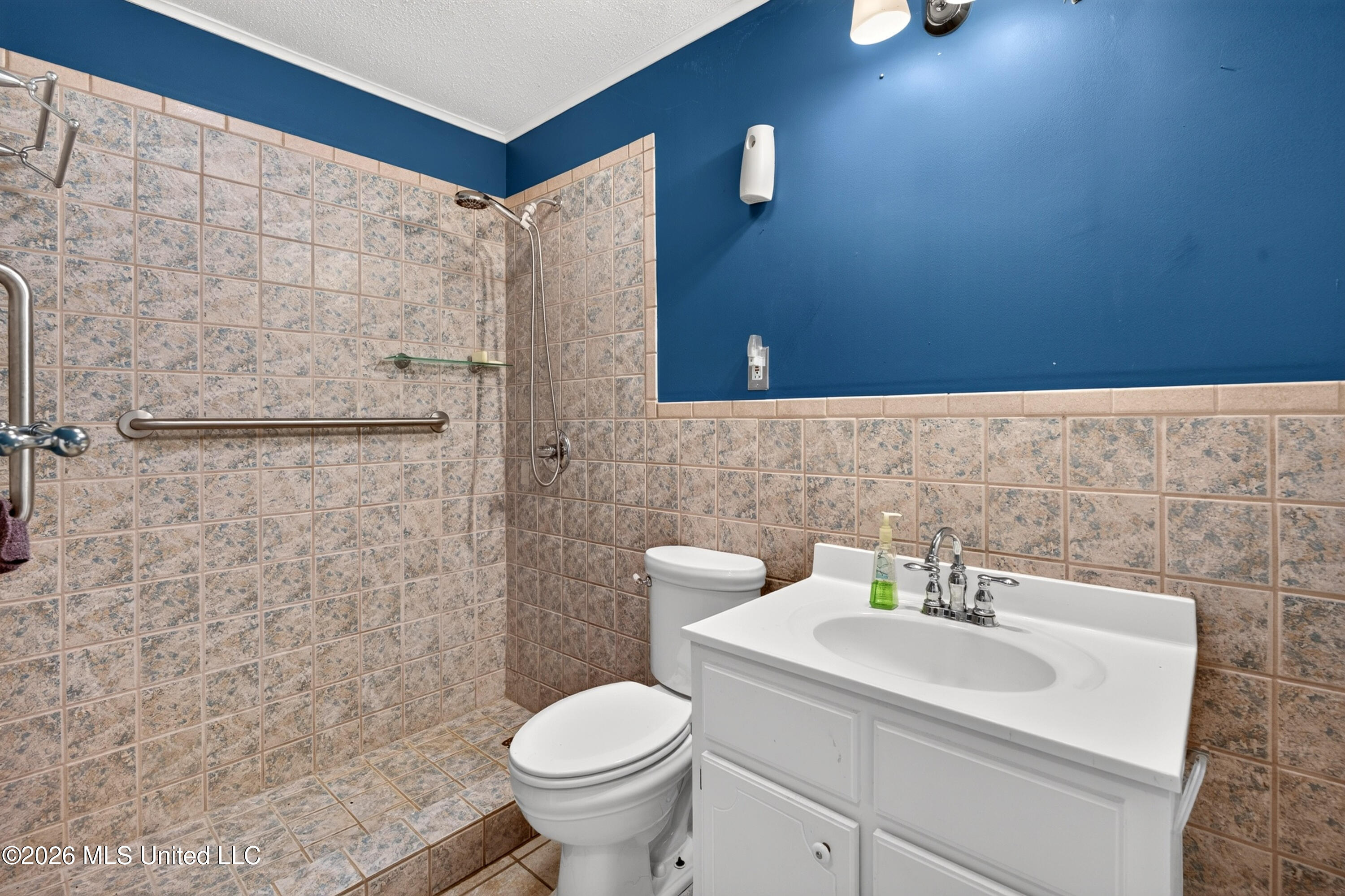1 Lakeside Drive Property Photo 19
