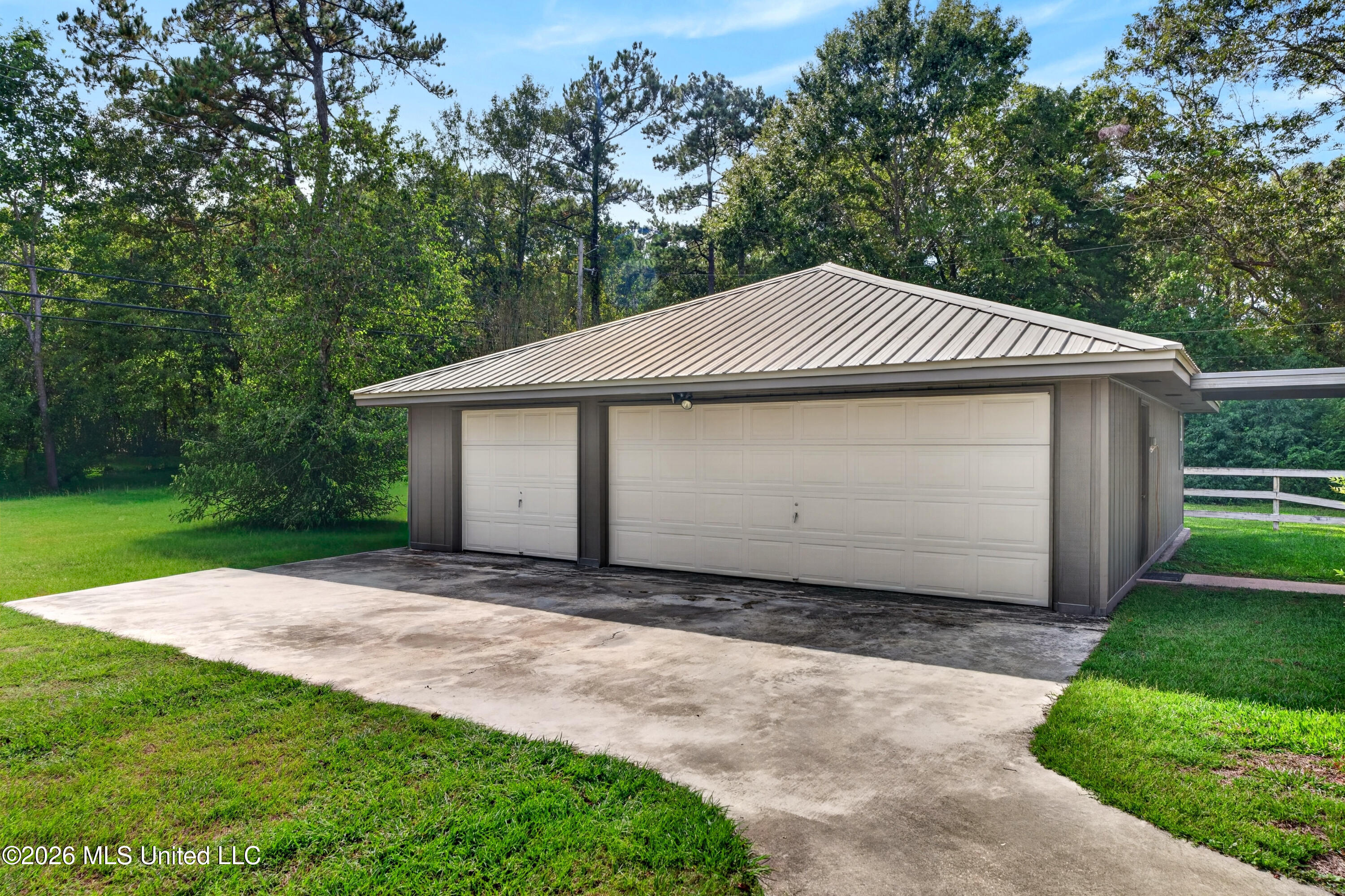 1 Lakeside Drive Property Photo 29