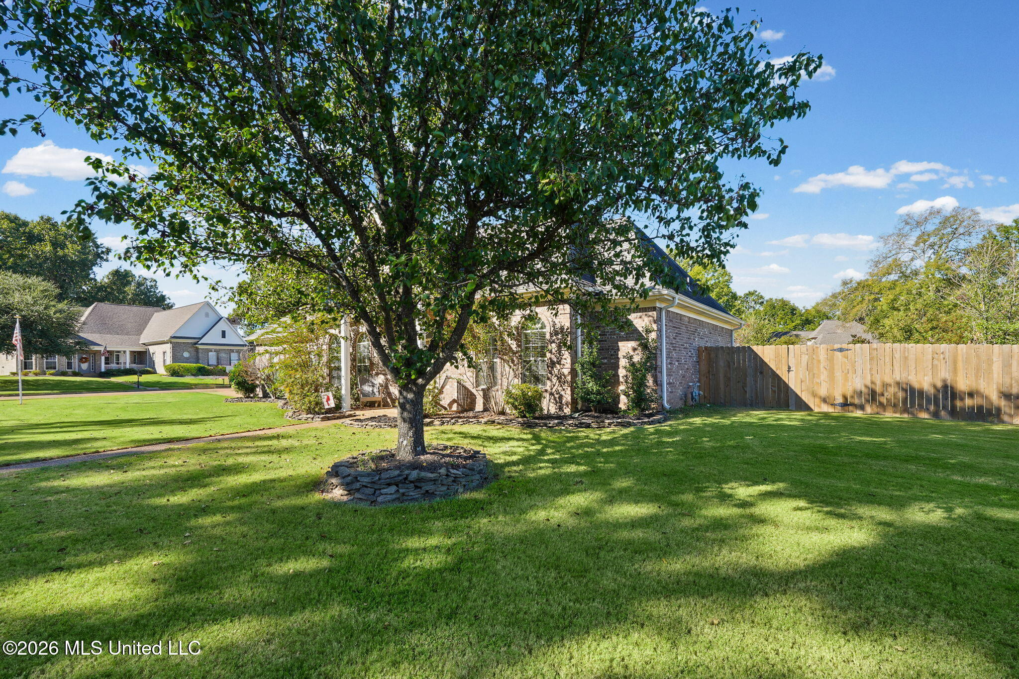 1357 E Bending Oak Property Photo 9