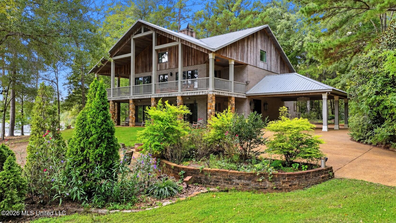 1511 Hwy 469 Property Photo 1