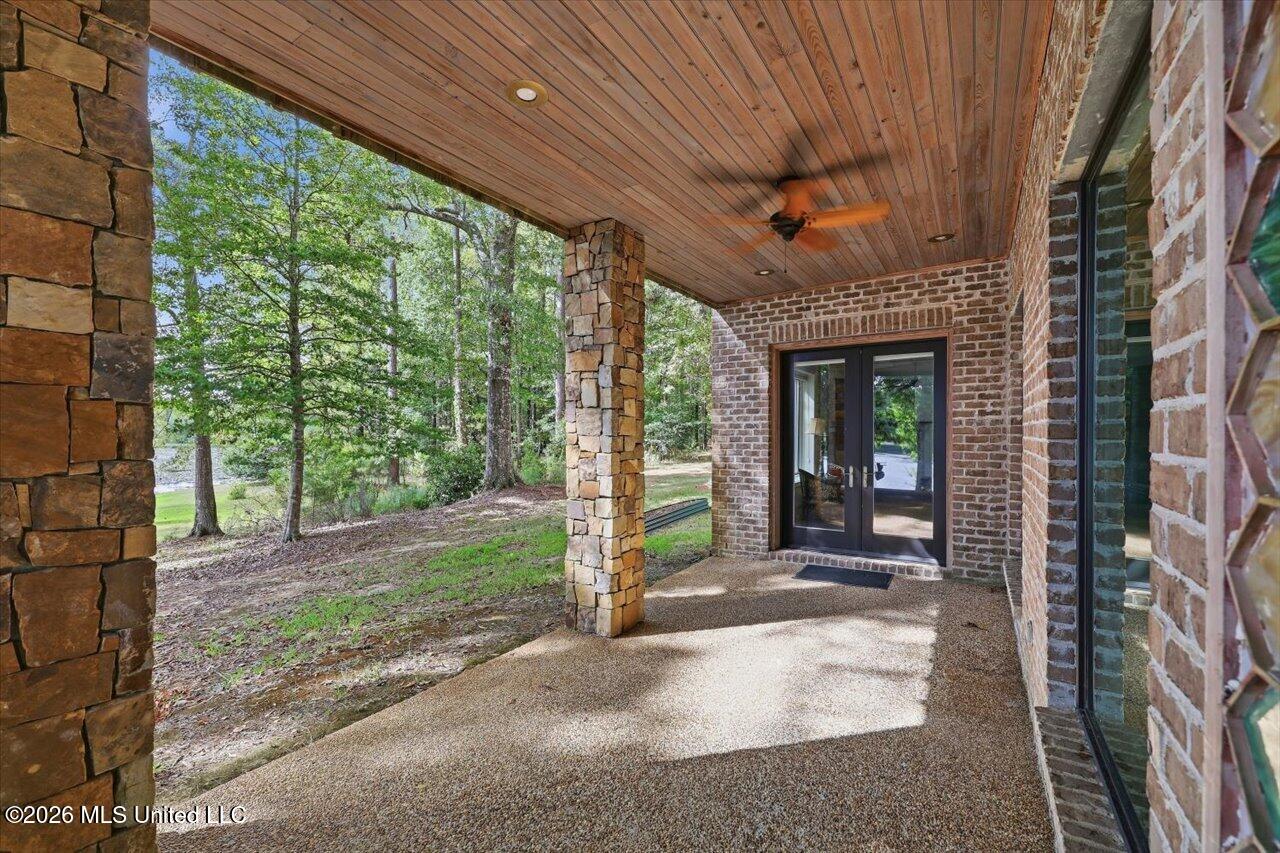 1511 Hwy 469 Property Photo 11